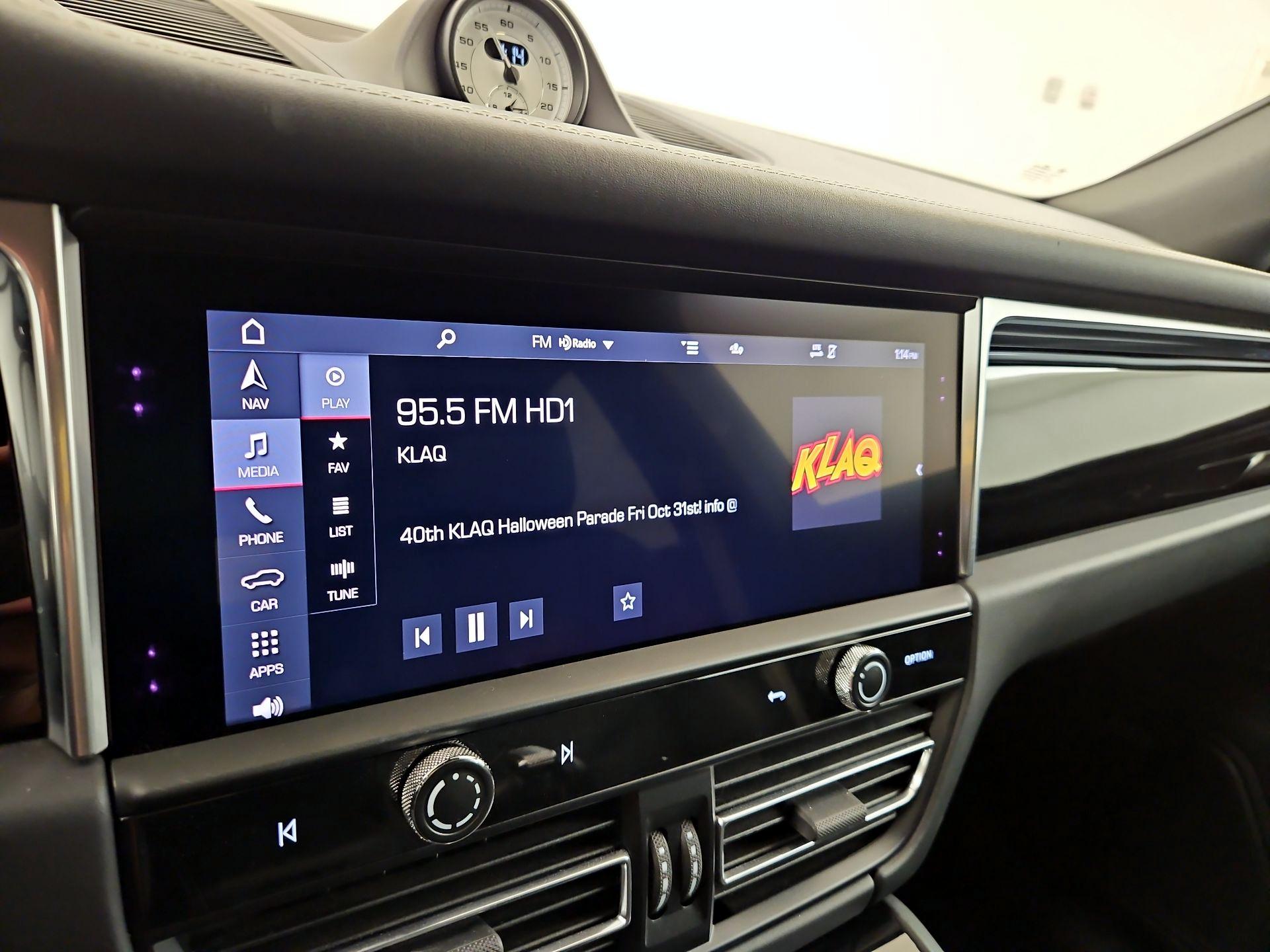 Thumbnail: 2023 Porsche Macan - 16