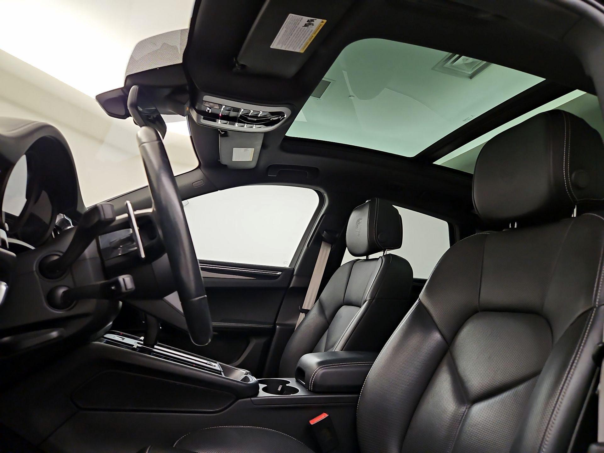 Thumbnail: 2023 Porsche Macan - 20