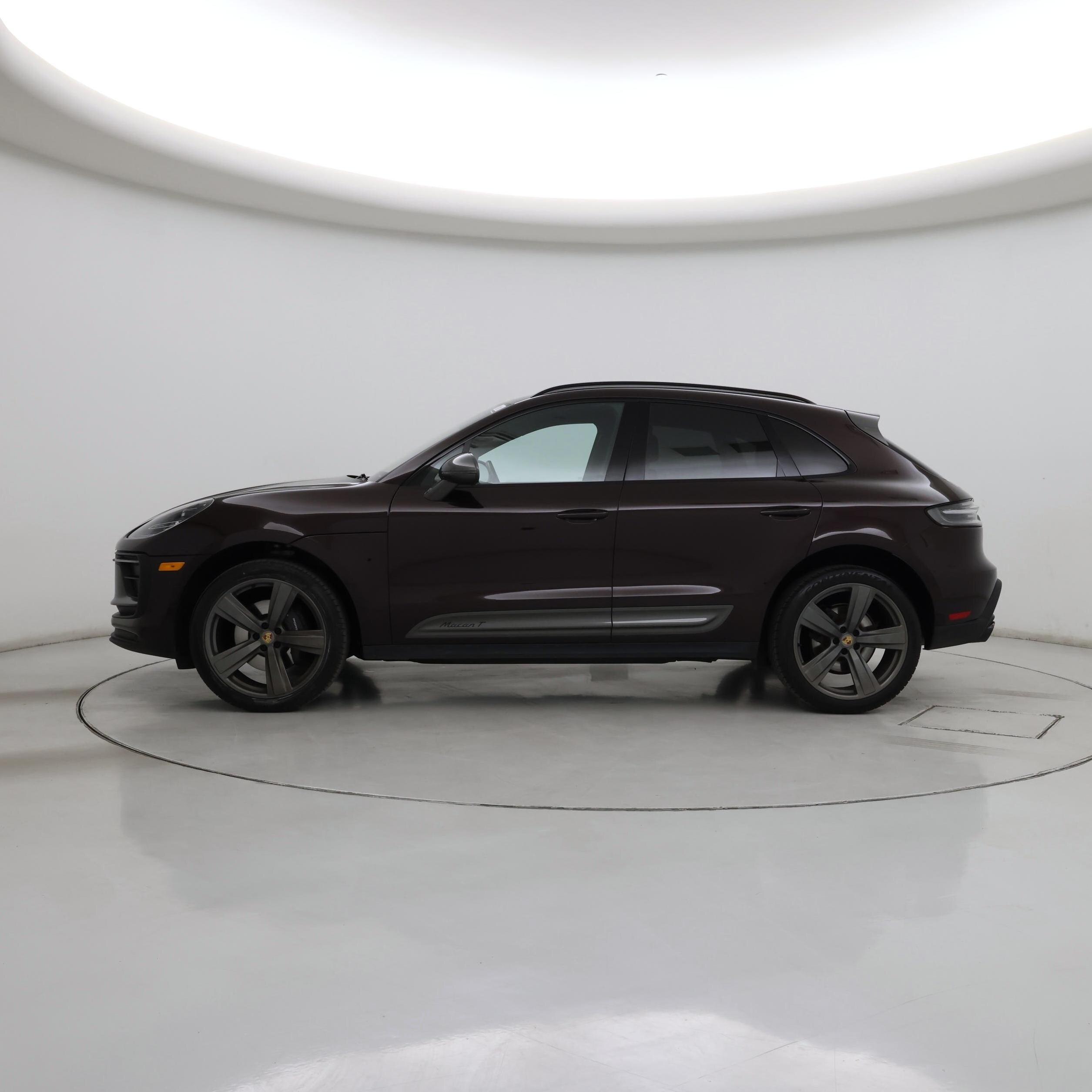 Thumbnail: 2023 Porsche Macan - 3