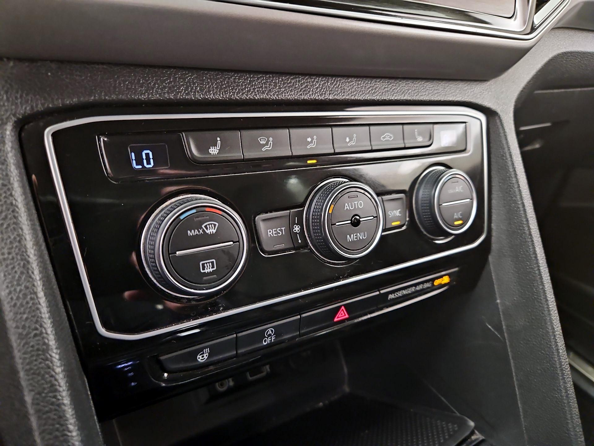 Thumbnail: 2019 Volkswagen Atlas - 16