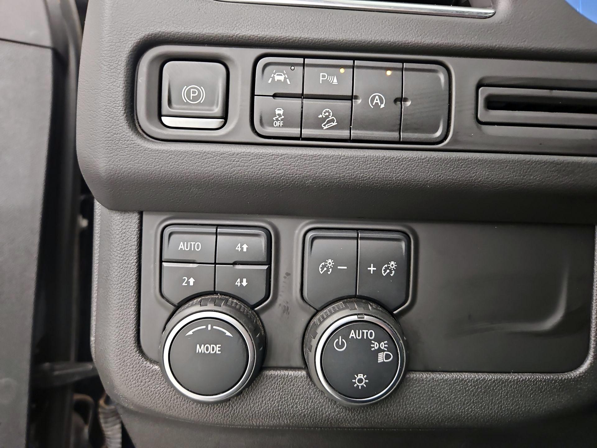 Thumbnail: 2023 Chevrolet Tahoe - 13