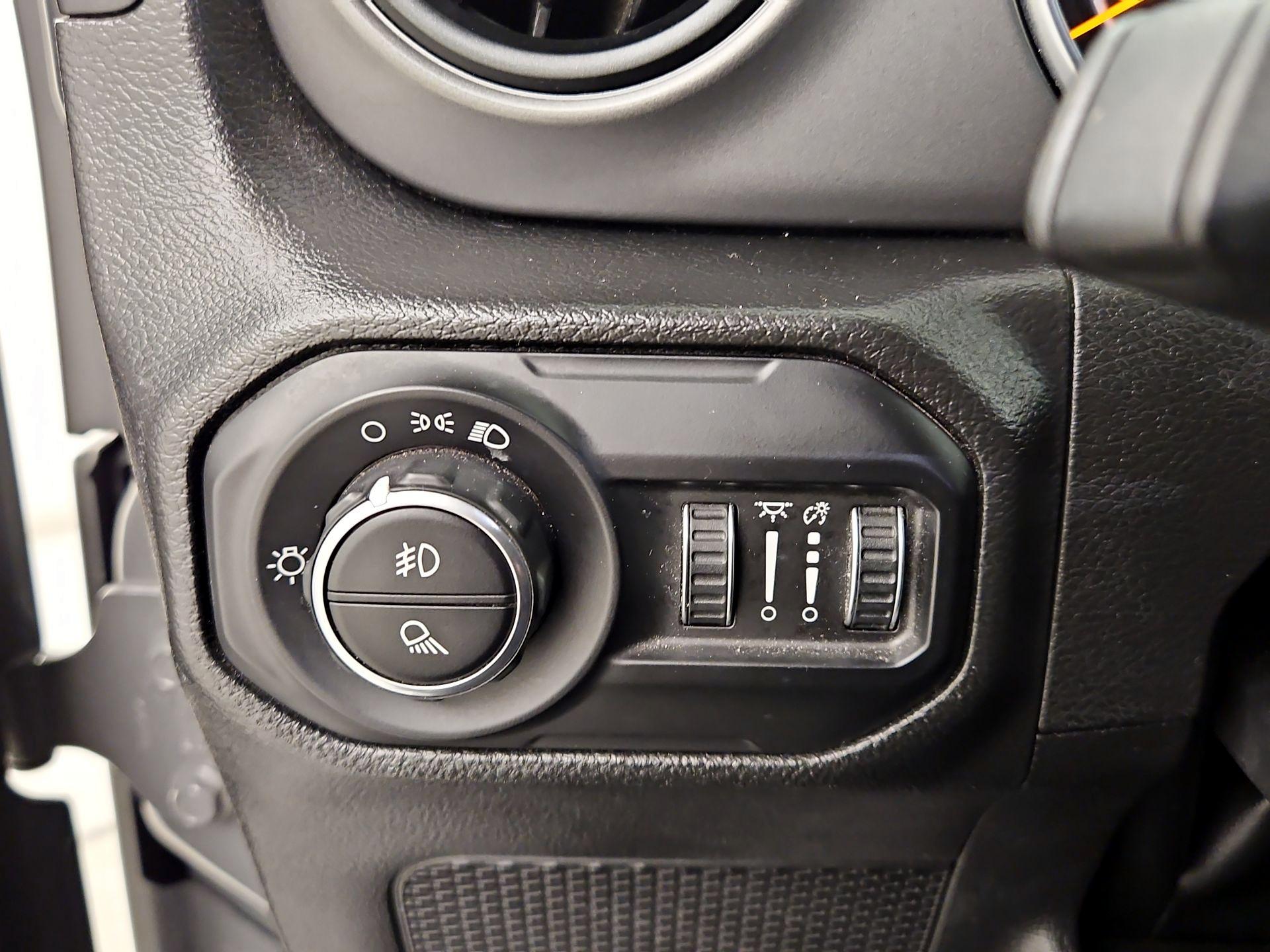 Thumbnail: 2022 Jeep Gladiator - 13