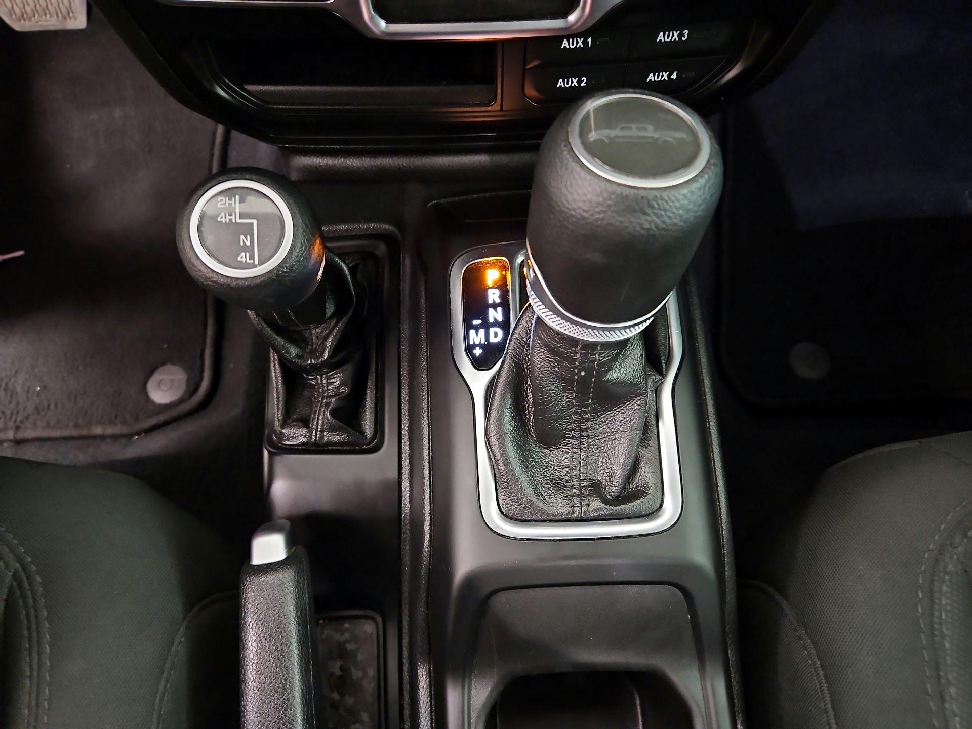 Thumbnail: 2022 Jeep Gladiator - 17