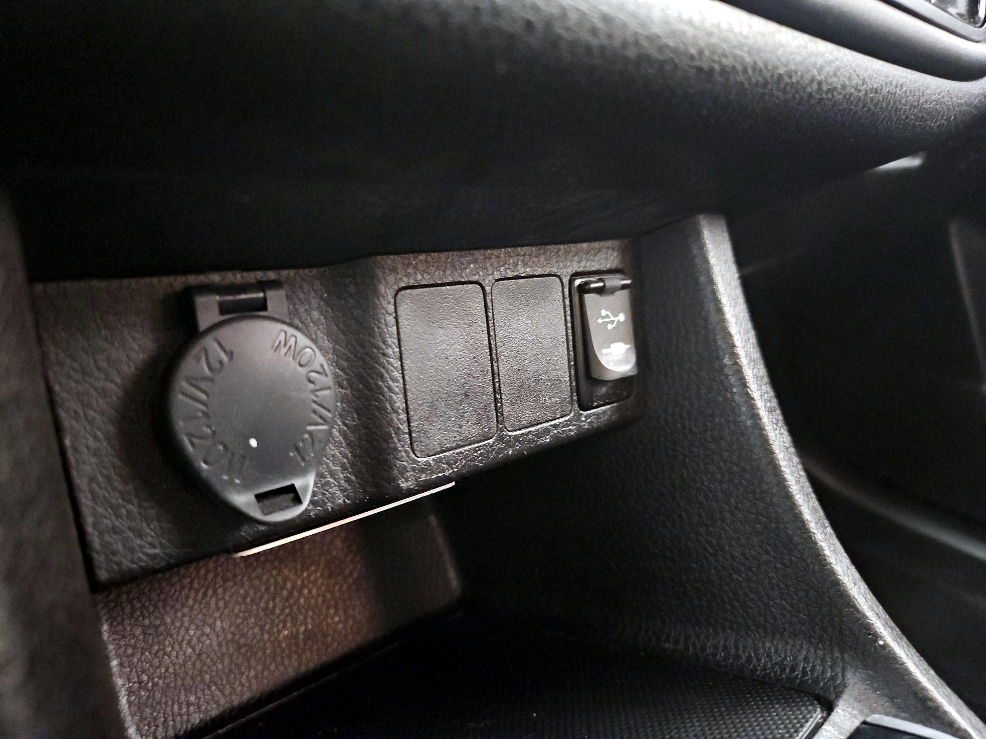 Thumbnail: 2017 Toyota Corolla - 18