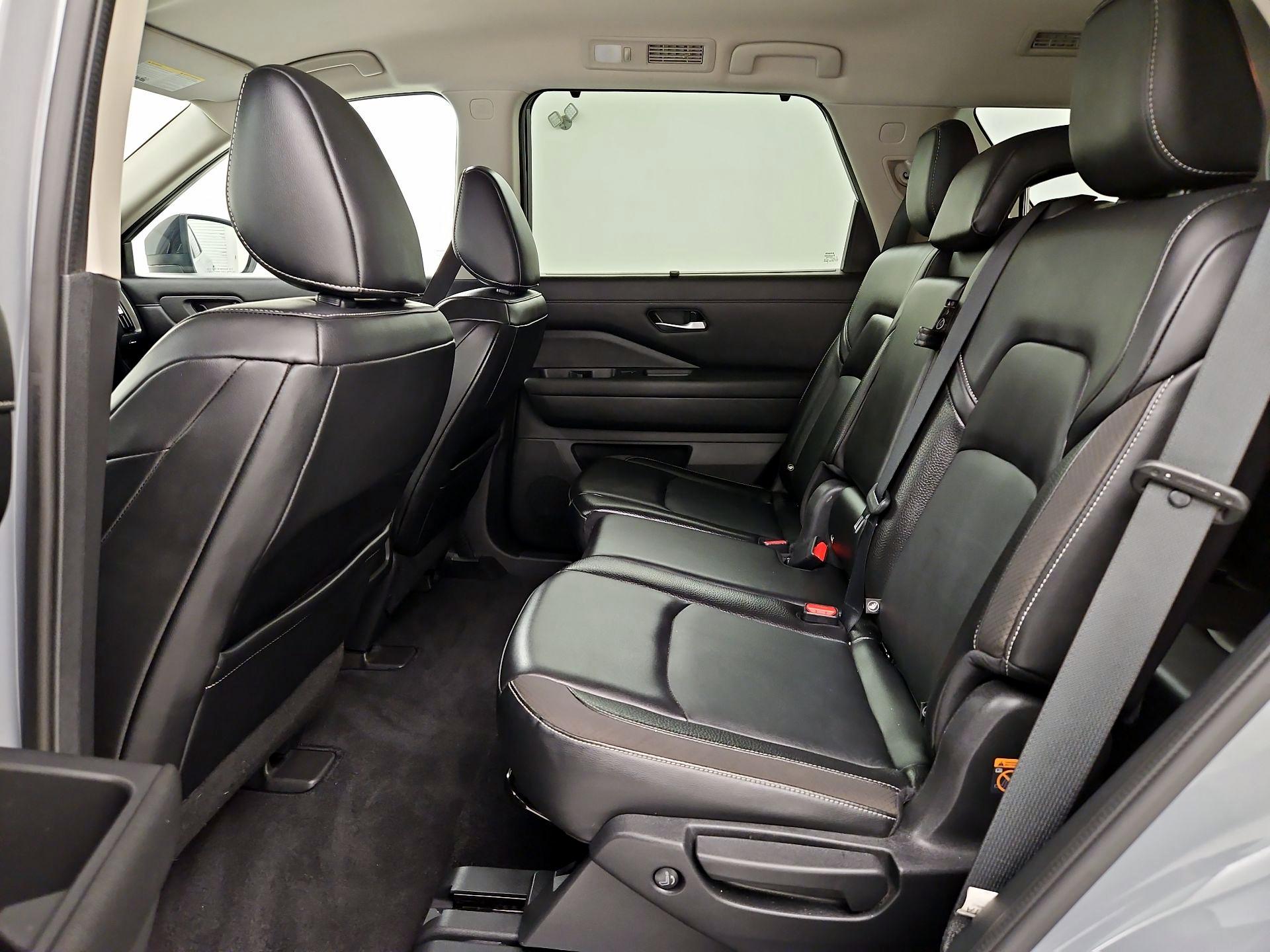 Thumbnail: 2022 Nissan Pathfinder - 20