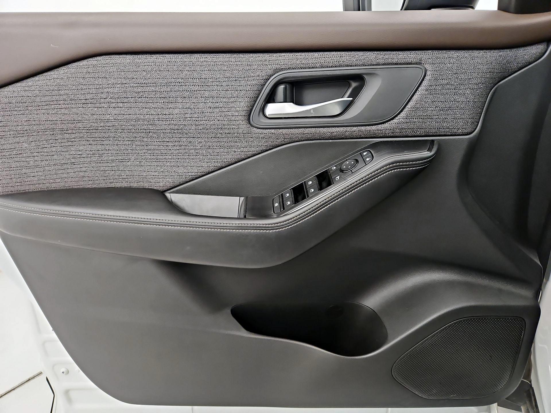 Thumbnail: 2022 Nissan Rogue - 12