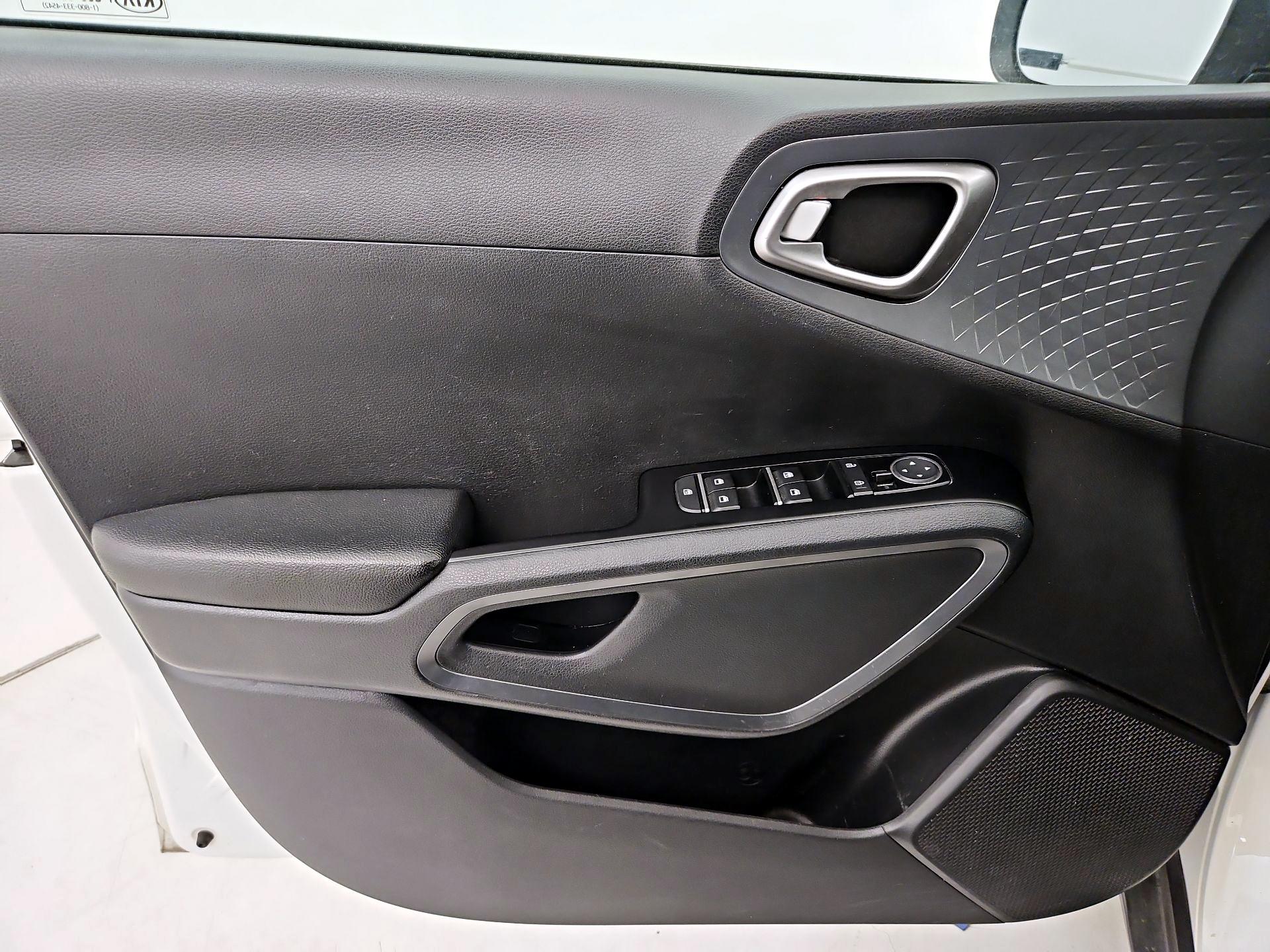 Thumbnail: 2021 Kia Soul - 12