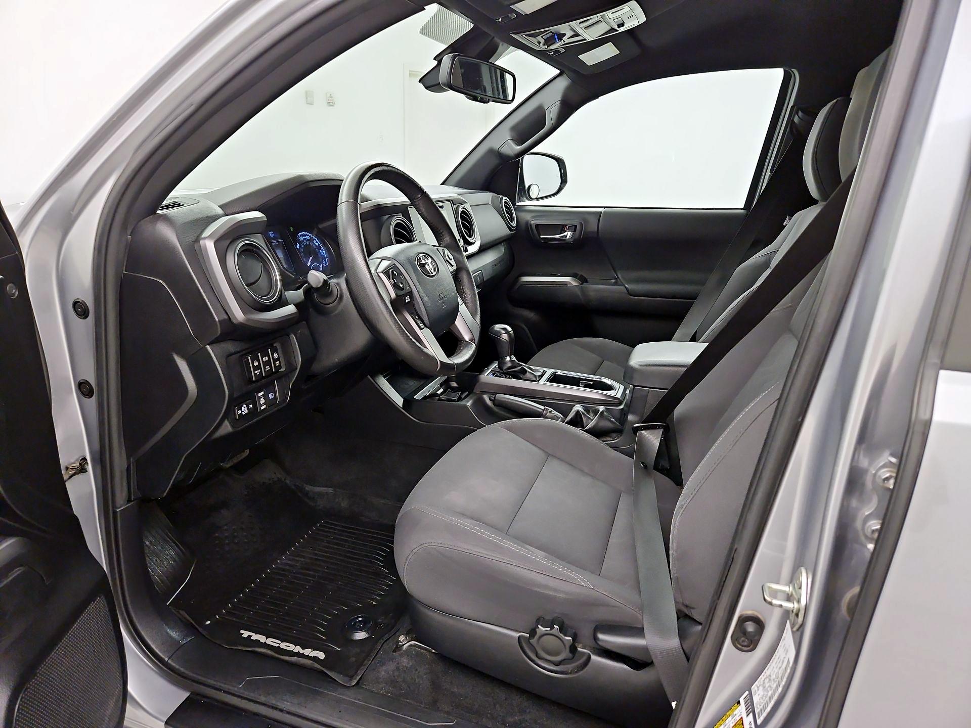 Thumbnail: 2019 Toyota Tacoma - 11