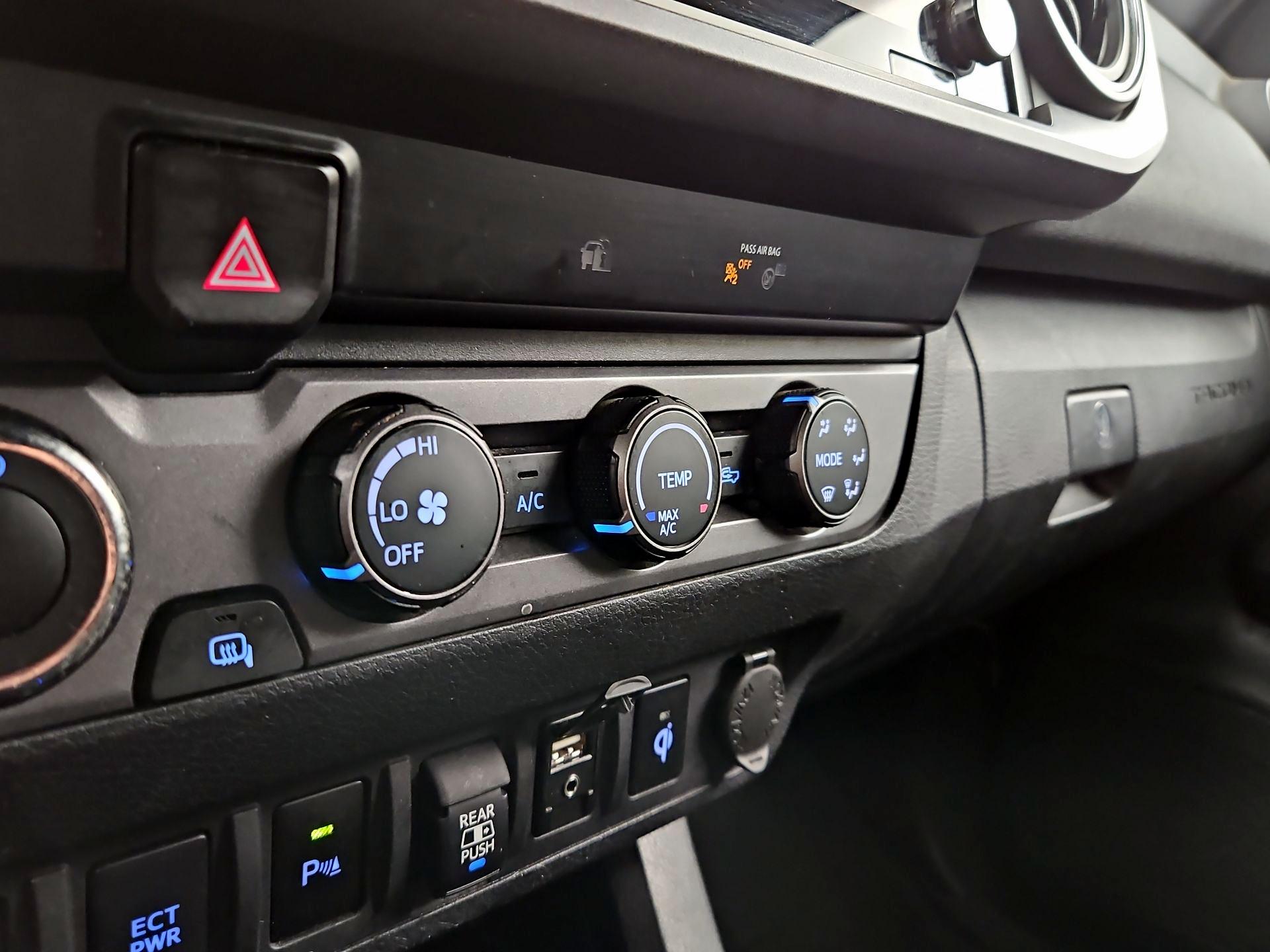 Thumbnail: 2019 Toyota Tacoma - 16