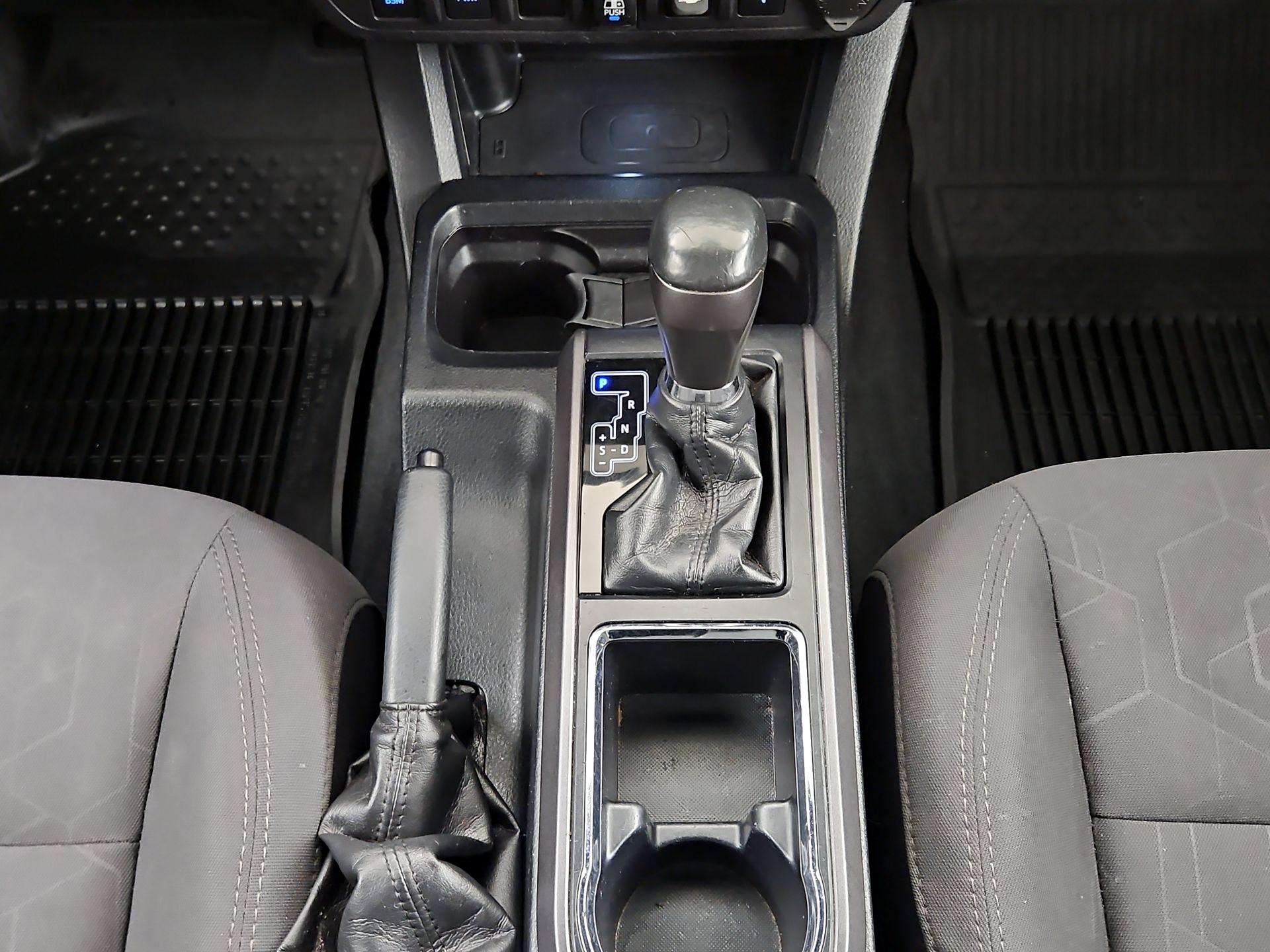 Thumbnail: 2019 Toyota Tacoma - 17