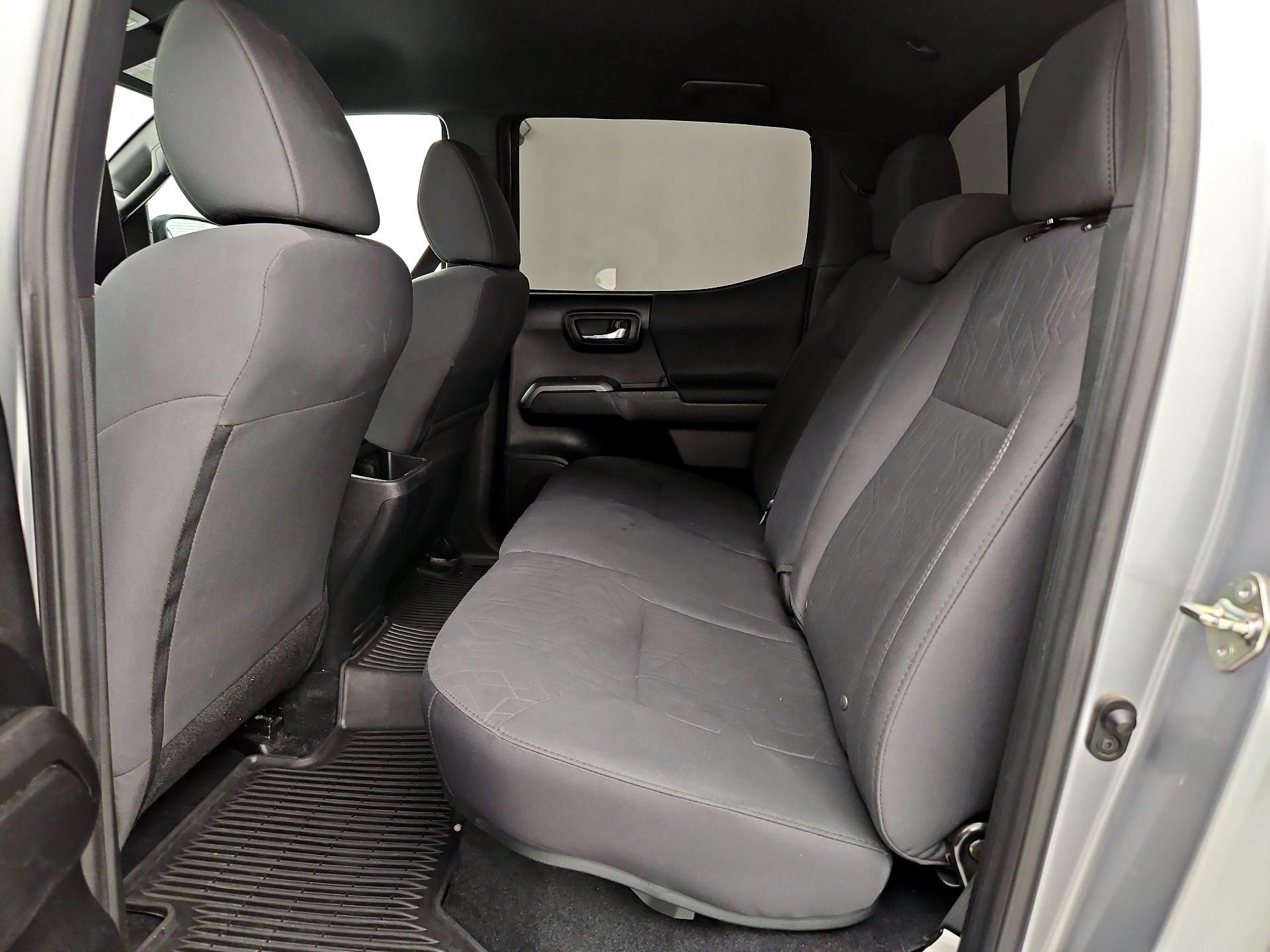 Thumbnail: 2019 Toyota Tacoma - 19