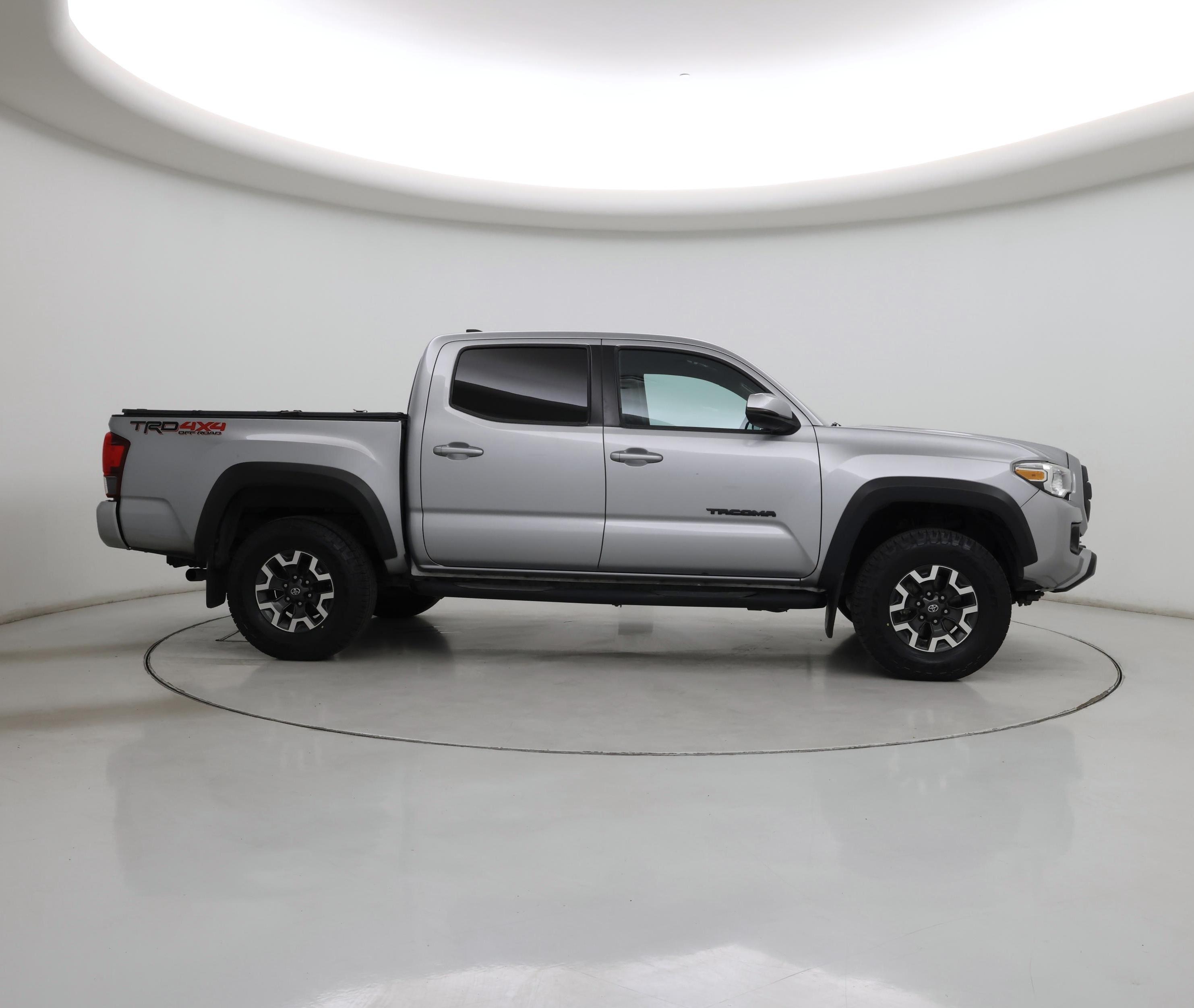 Thumbnail: 2019 Toyota Tacoma - 7