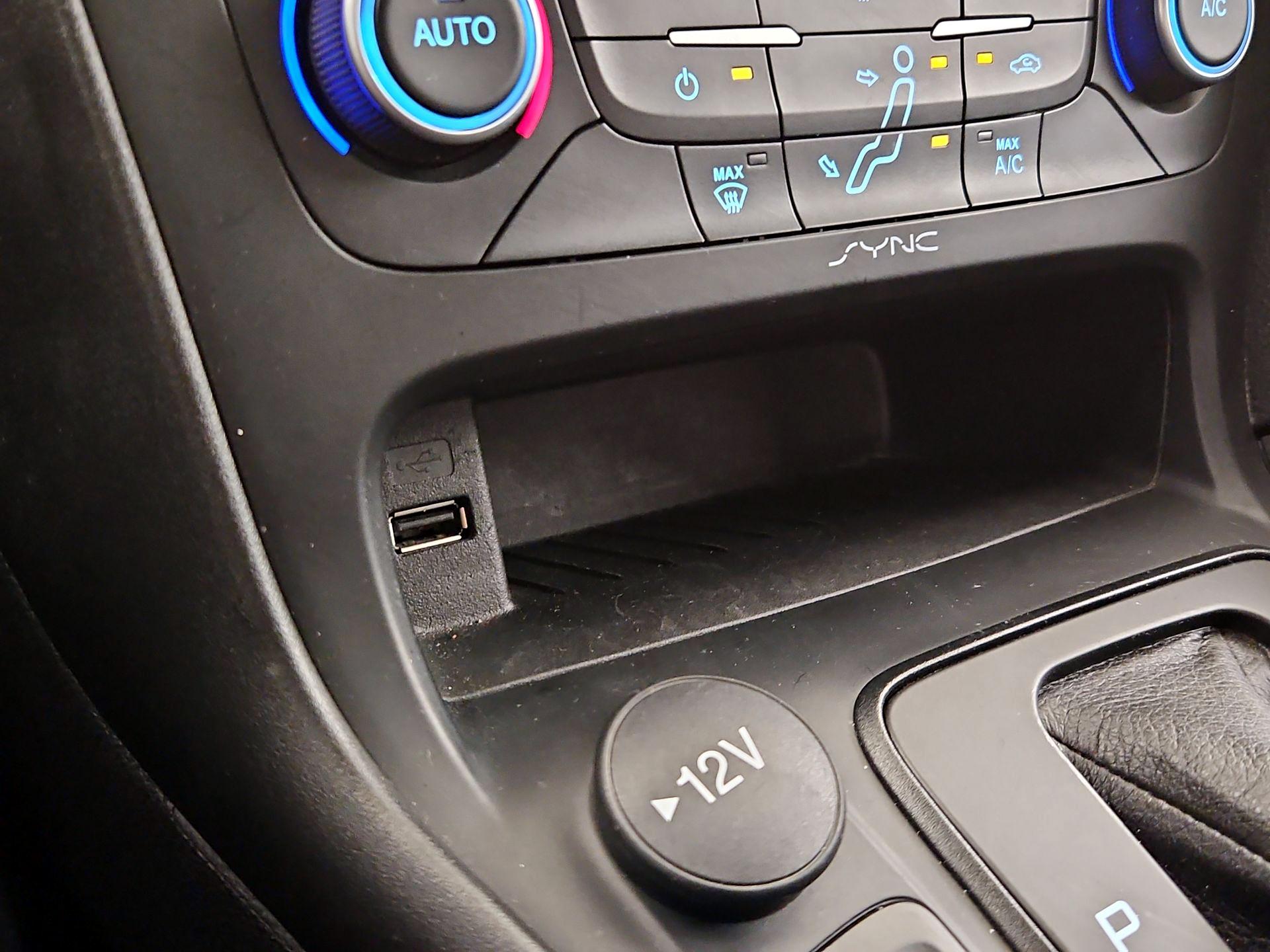 Thumbnail: 2018 Ford Focus - 18