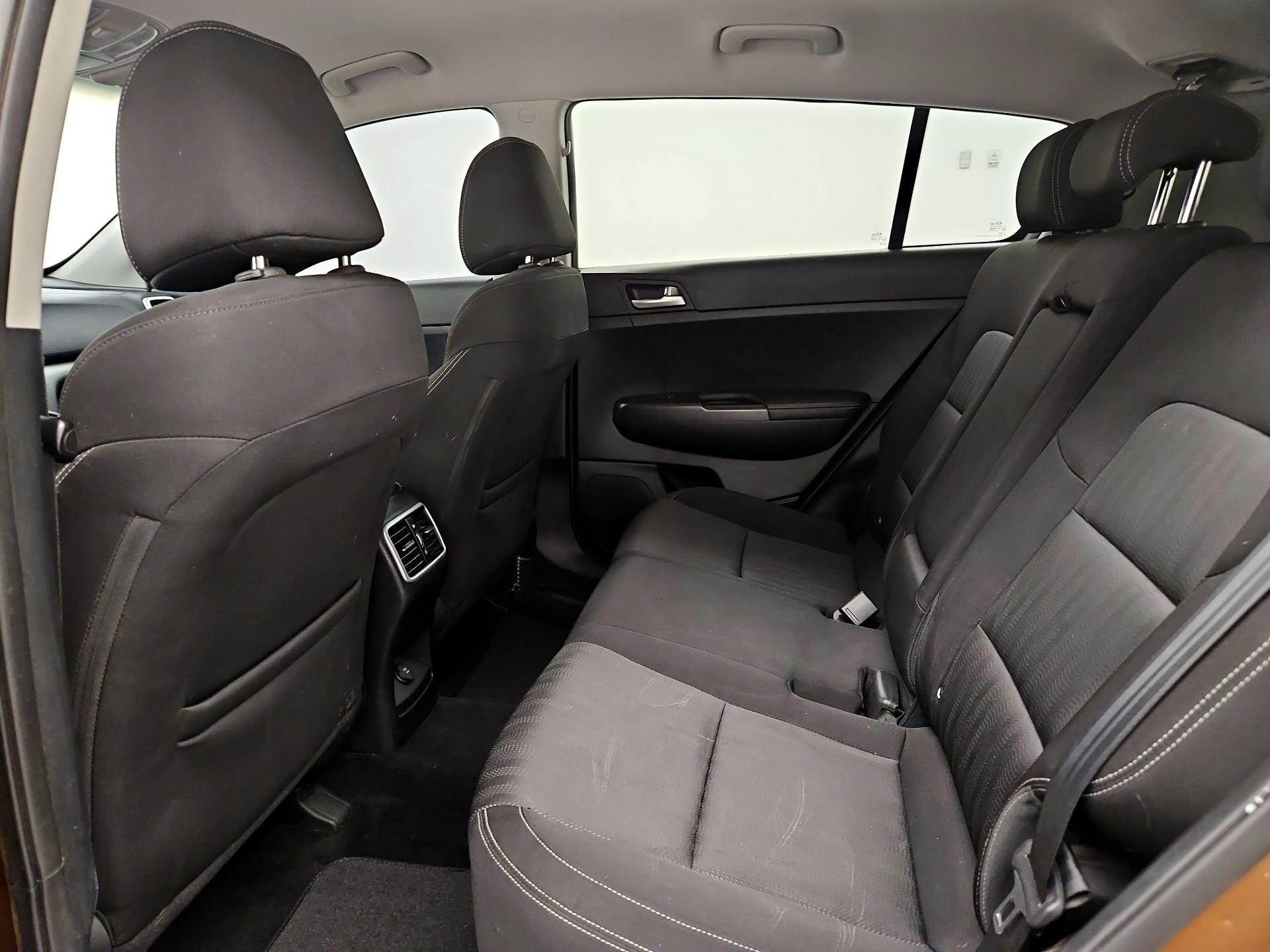 Thumbnail: 2017 Kia Sportage - 18