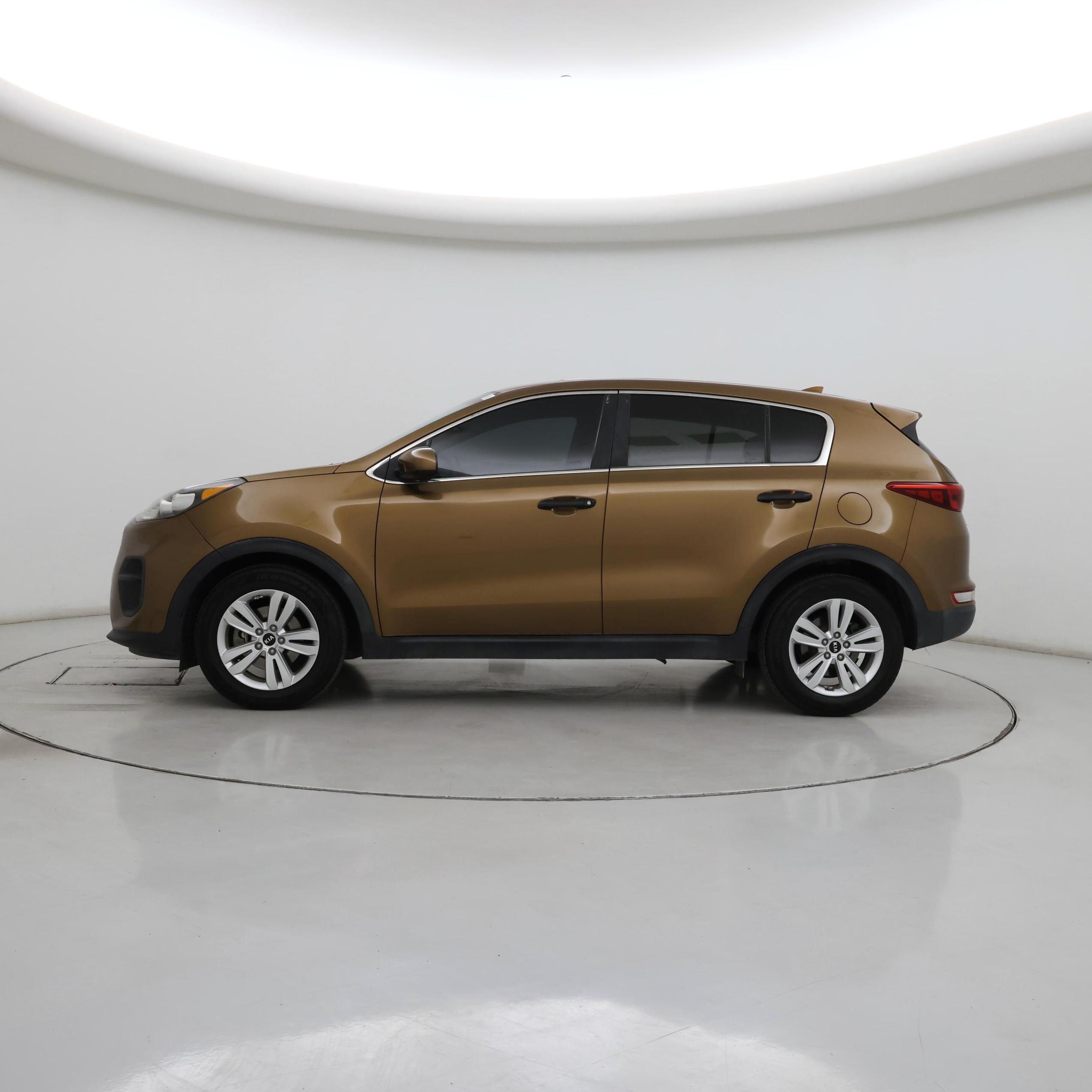 Thumbnail: 2017 Kia Sportage - 3