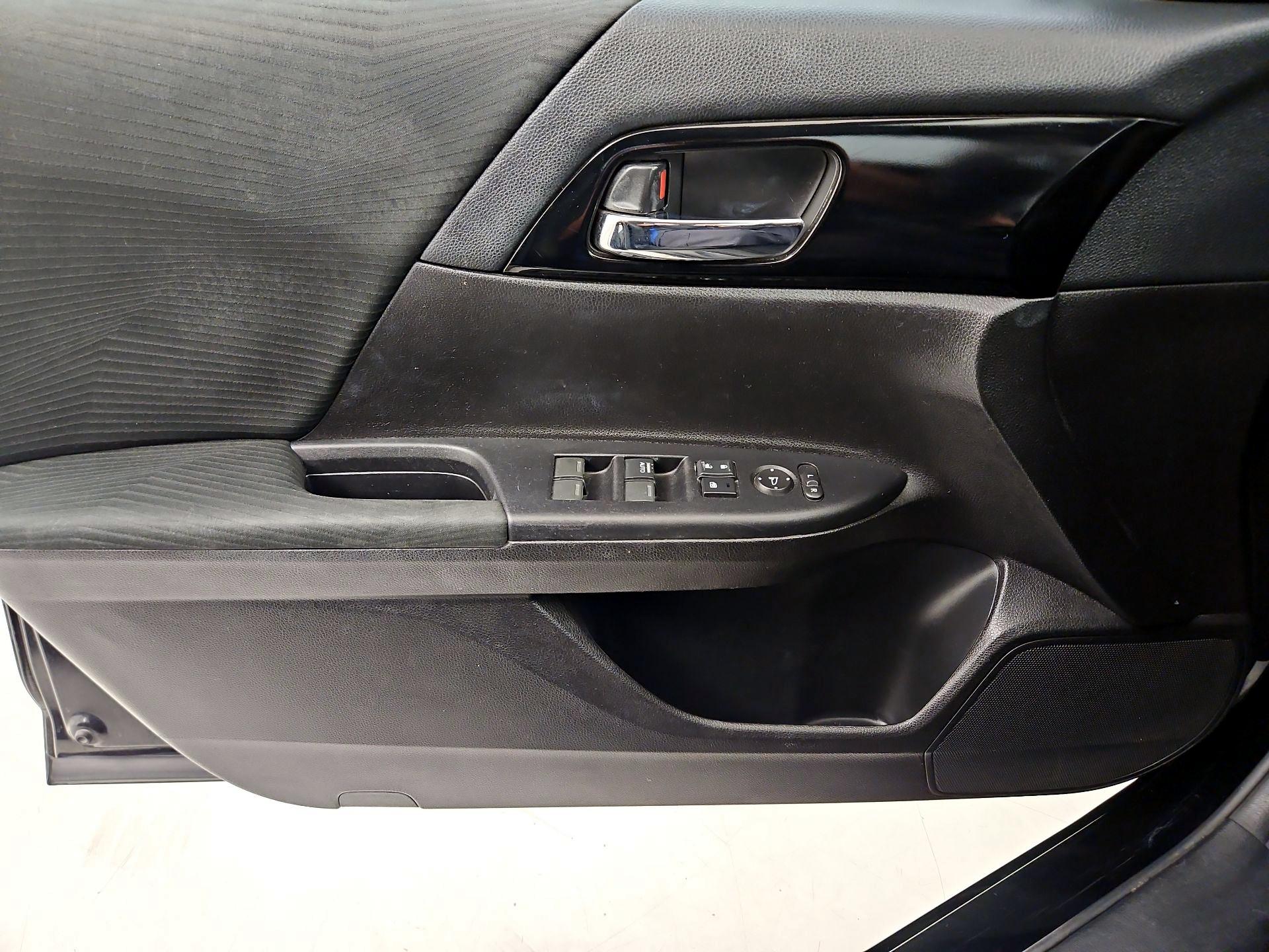 Thumbnail: 2017 Honda Accord - 12