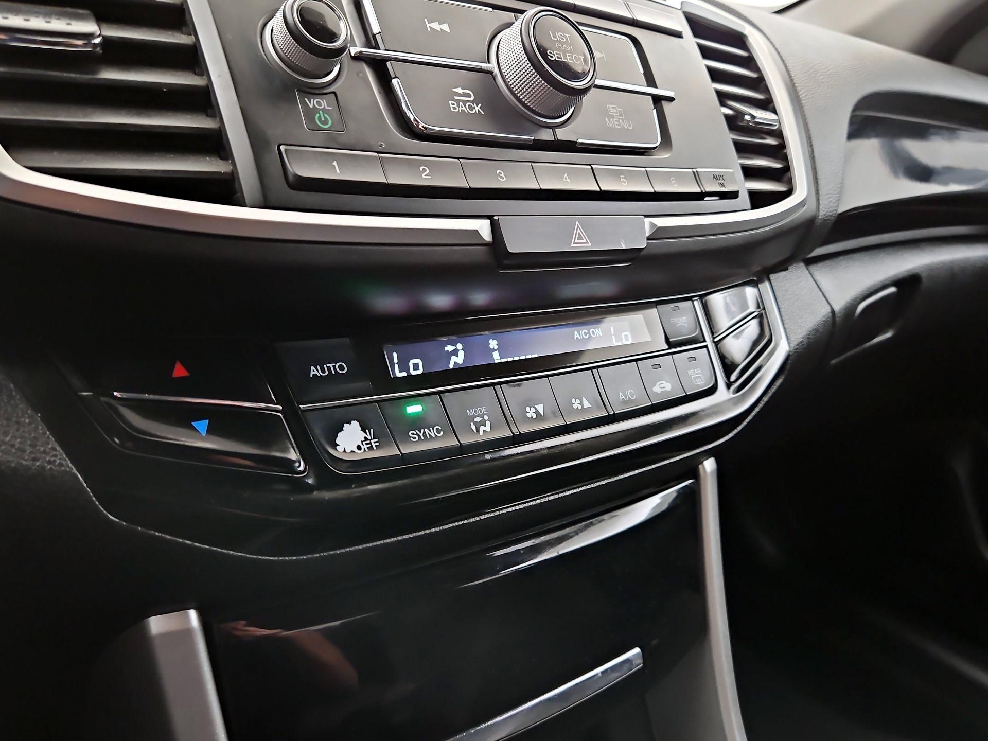 Thumbnail: 2017 Honda Accord - 16