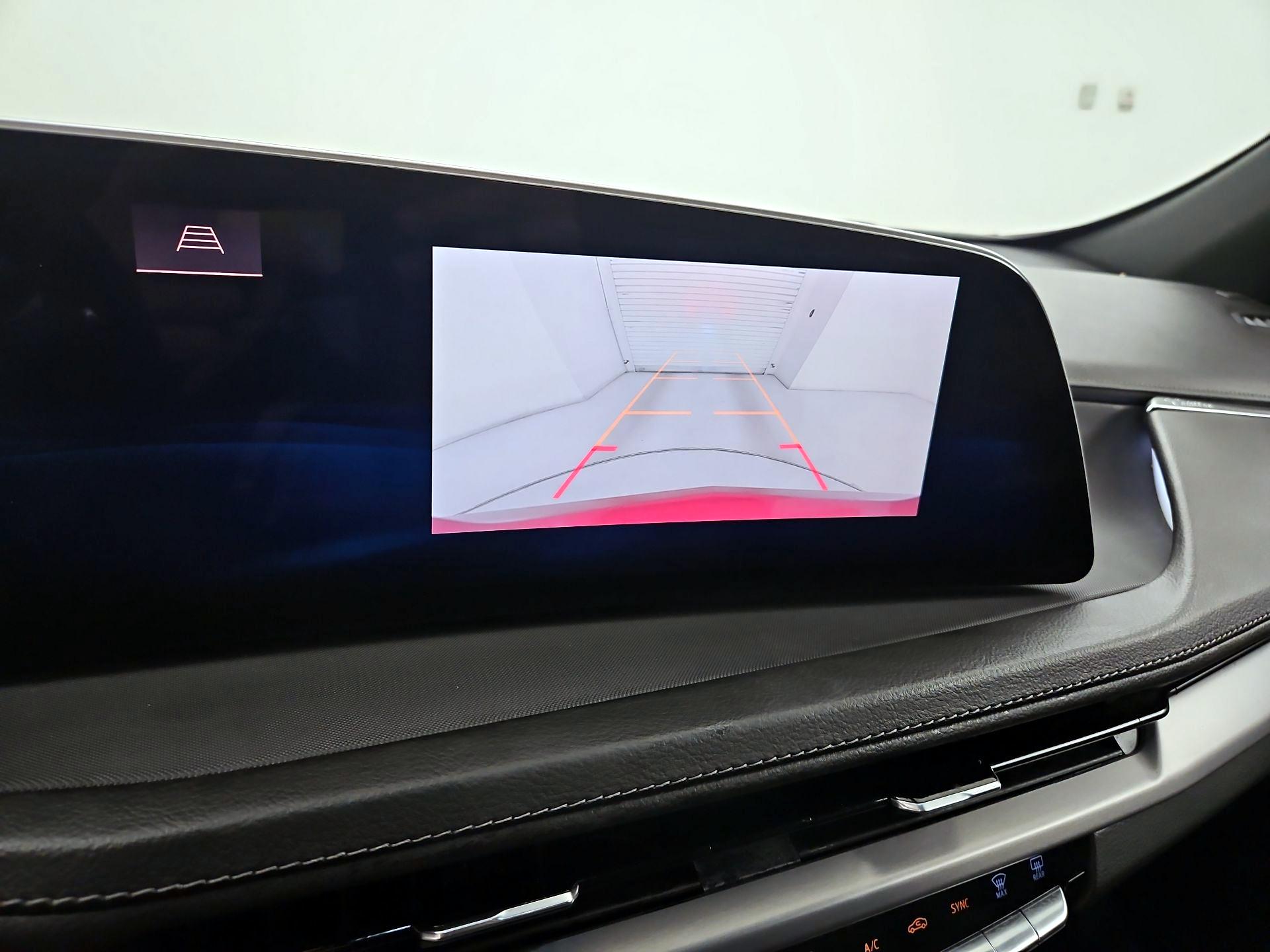 Thumbnail: 2024 Cadillac XT4 - 14