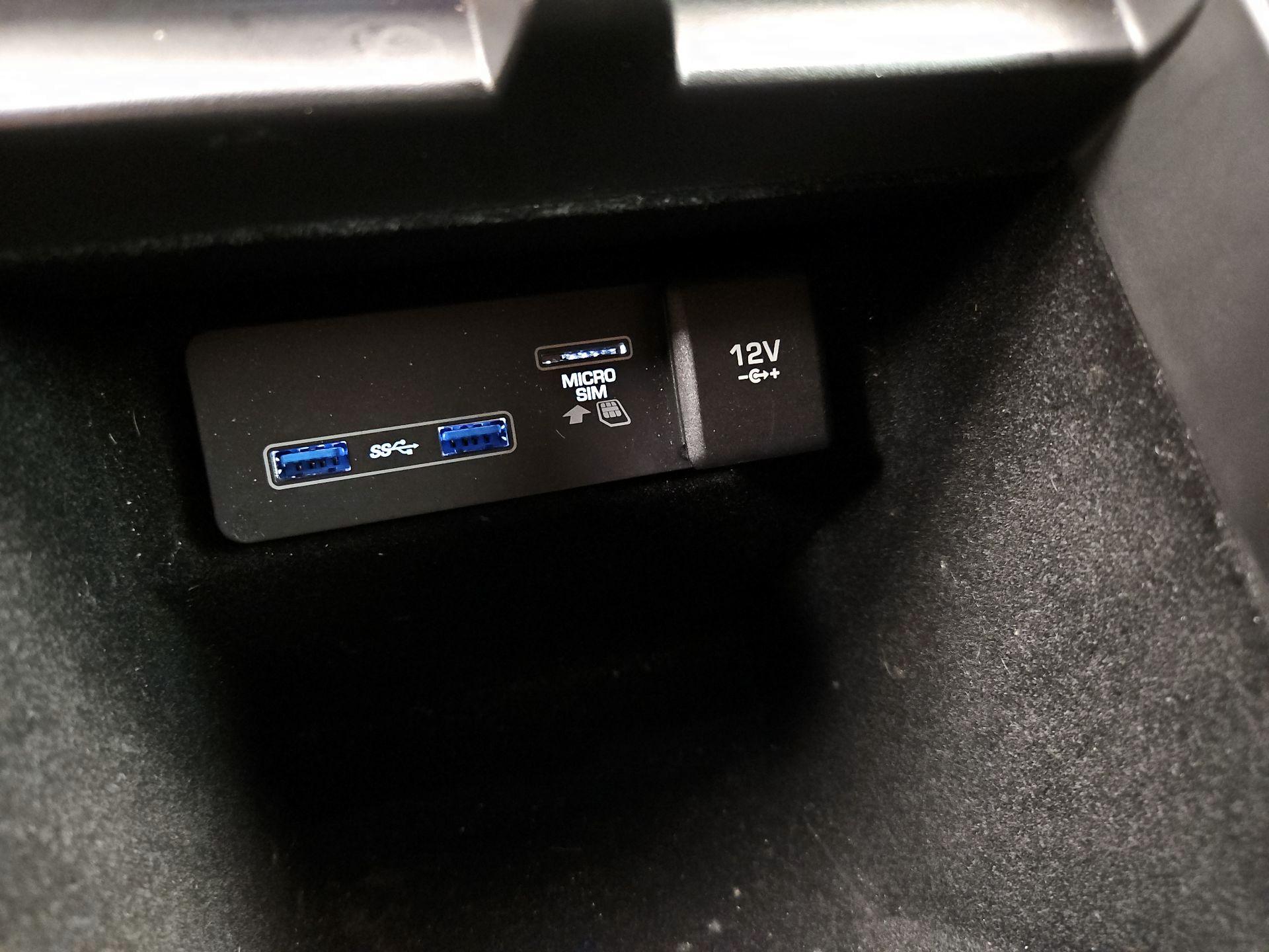 Thumbnail: 2020 Land Rover Range Rover Evoque - 17