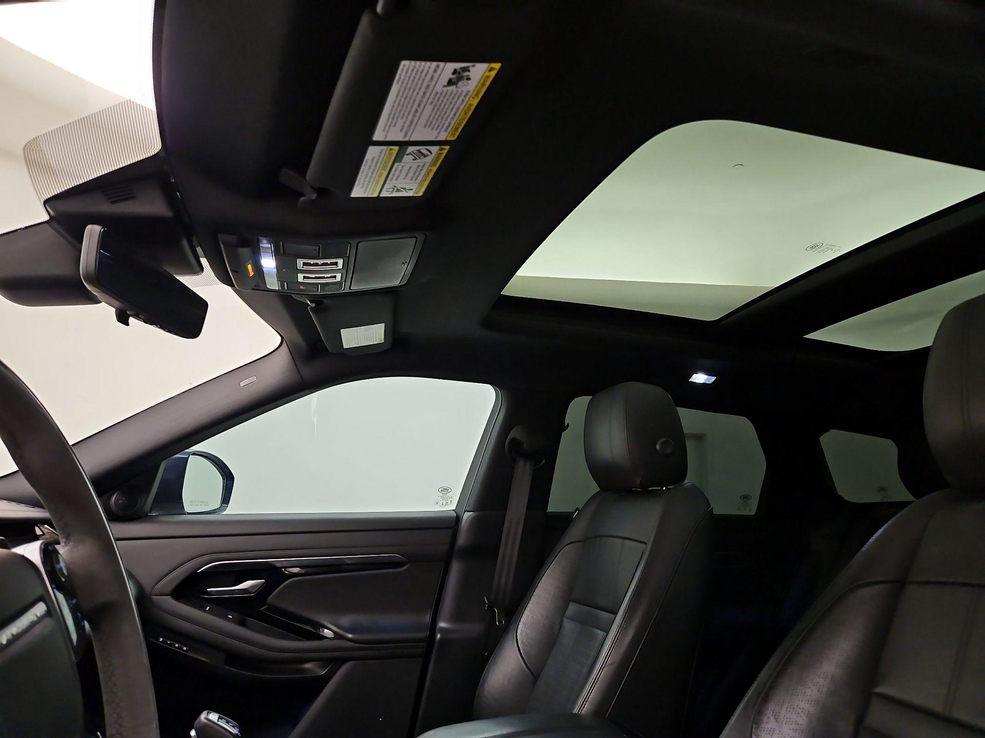 Thumbnail: 2020 Land Rover Range Rover Evoque - 18