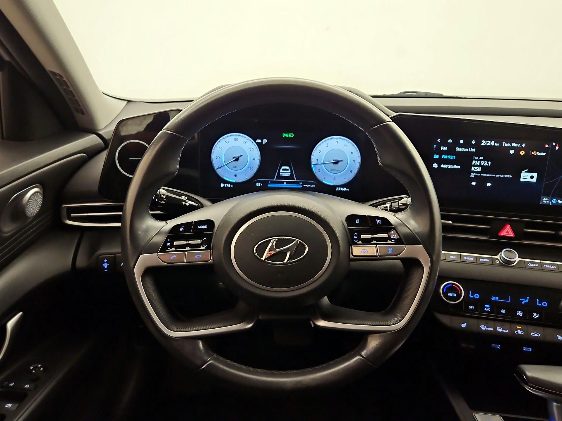 Thumbnail: 2023 Hyundai Elantra - 10