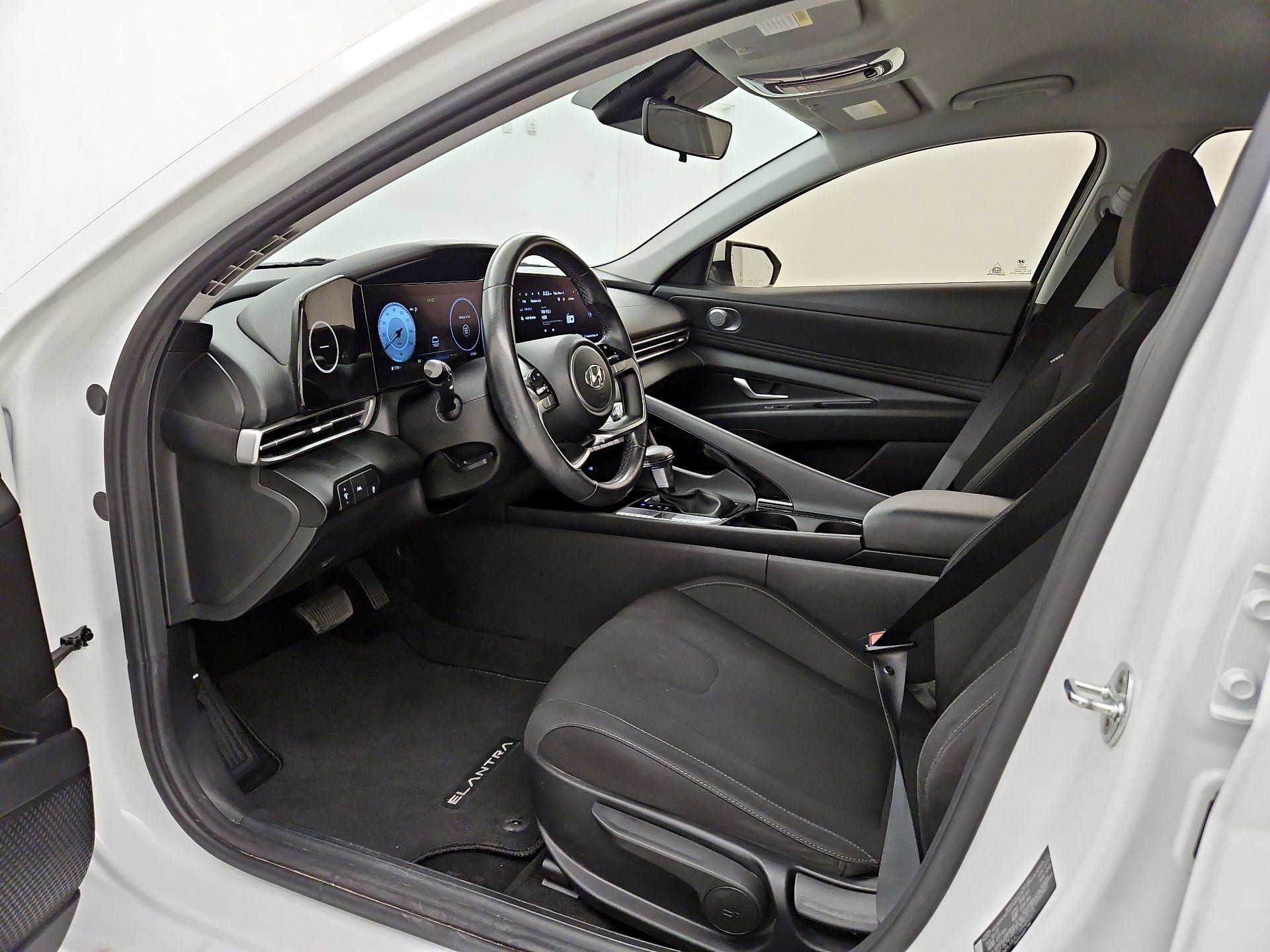 Thumbnail: 2023 Hyundai Elantra - 11