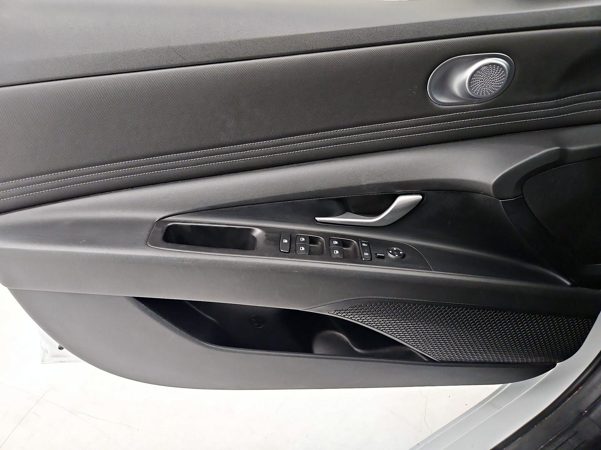 Thumbnail: 2023 Hyundai Elantra - 12