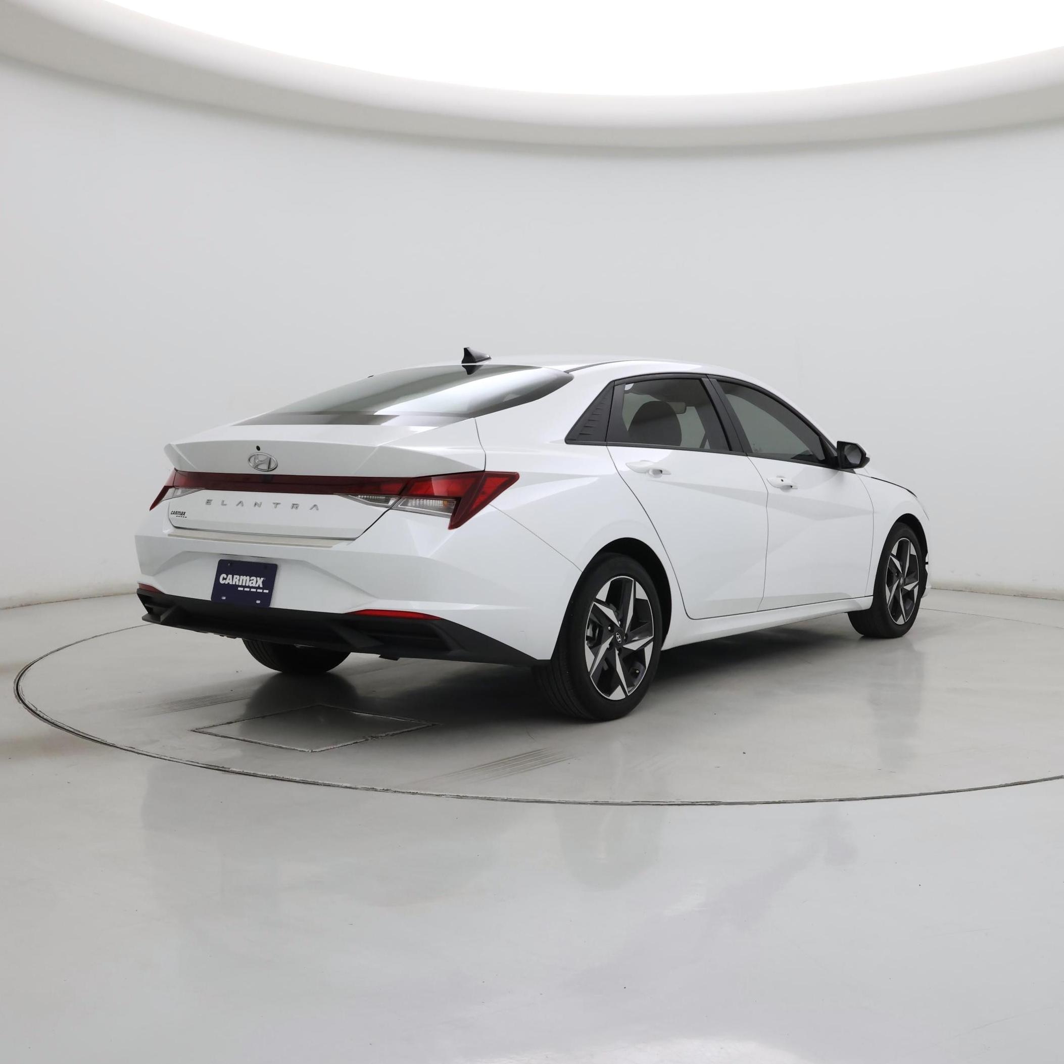 Thumbnail: 2023 Hyundai Elantra - 8