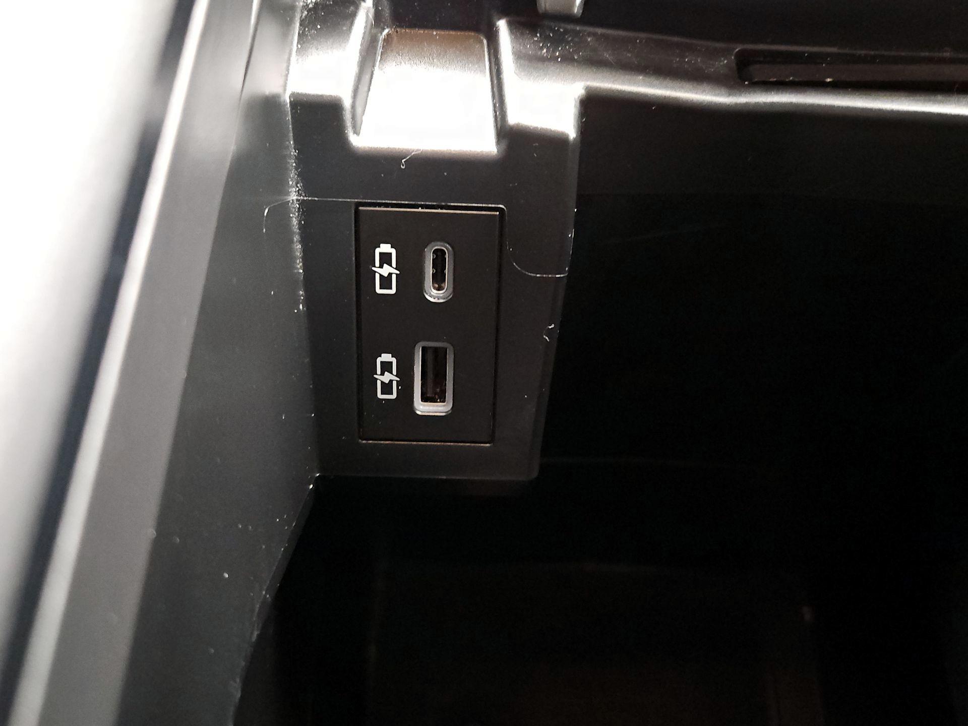 Thumbnail: 2024 Toyota Sienna - 18