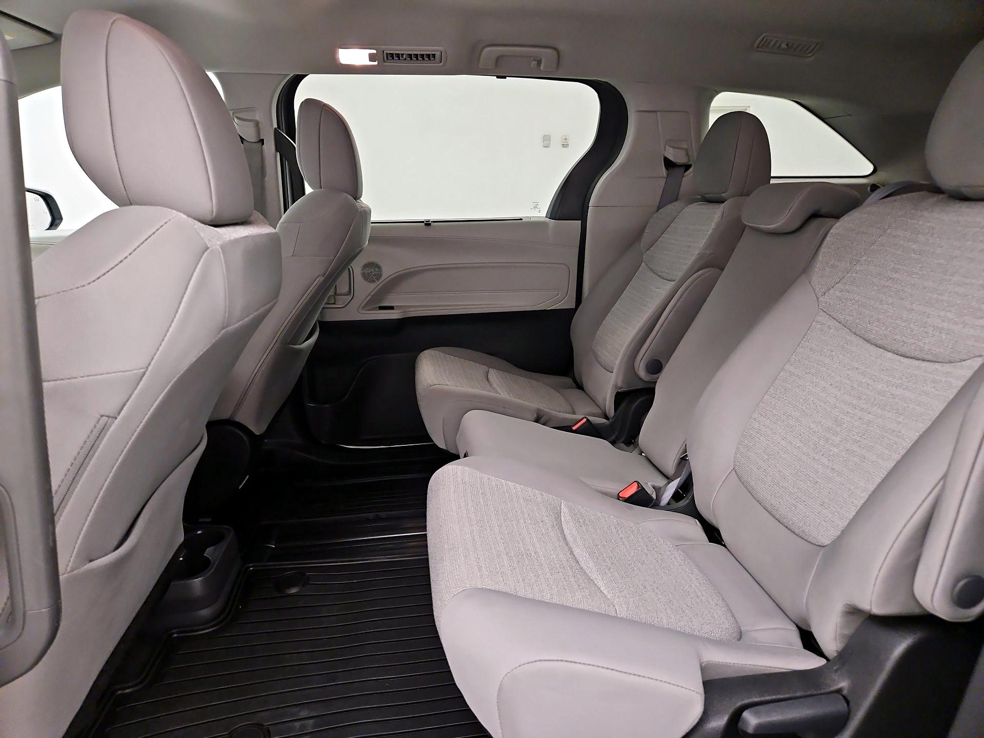 Thumbnail: 2024 Toyota Sienna - 19