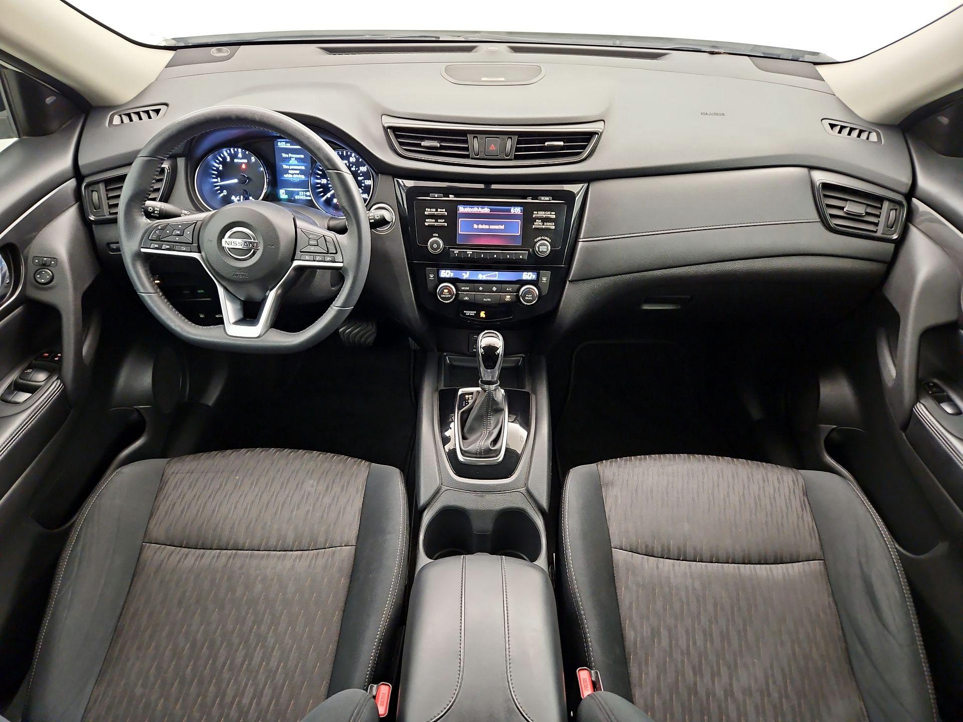 Thumbnail: 2017 Nissan Rogue - 9