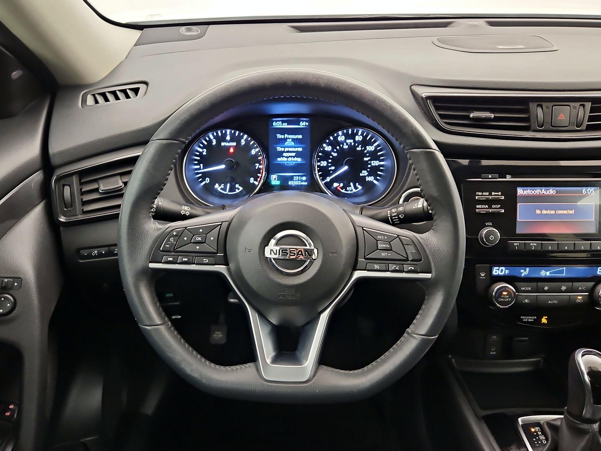 Thumbnail: 2017 Nissan Rogue - 10