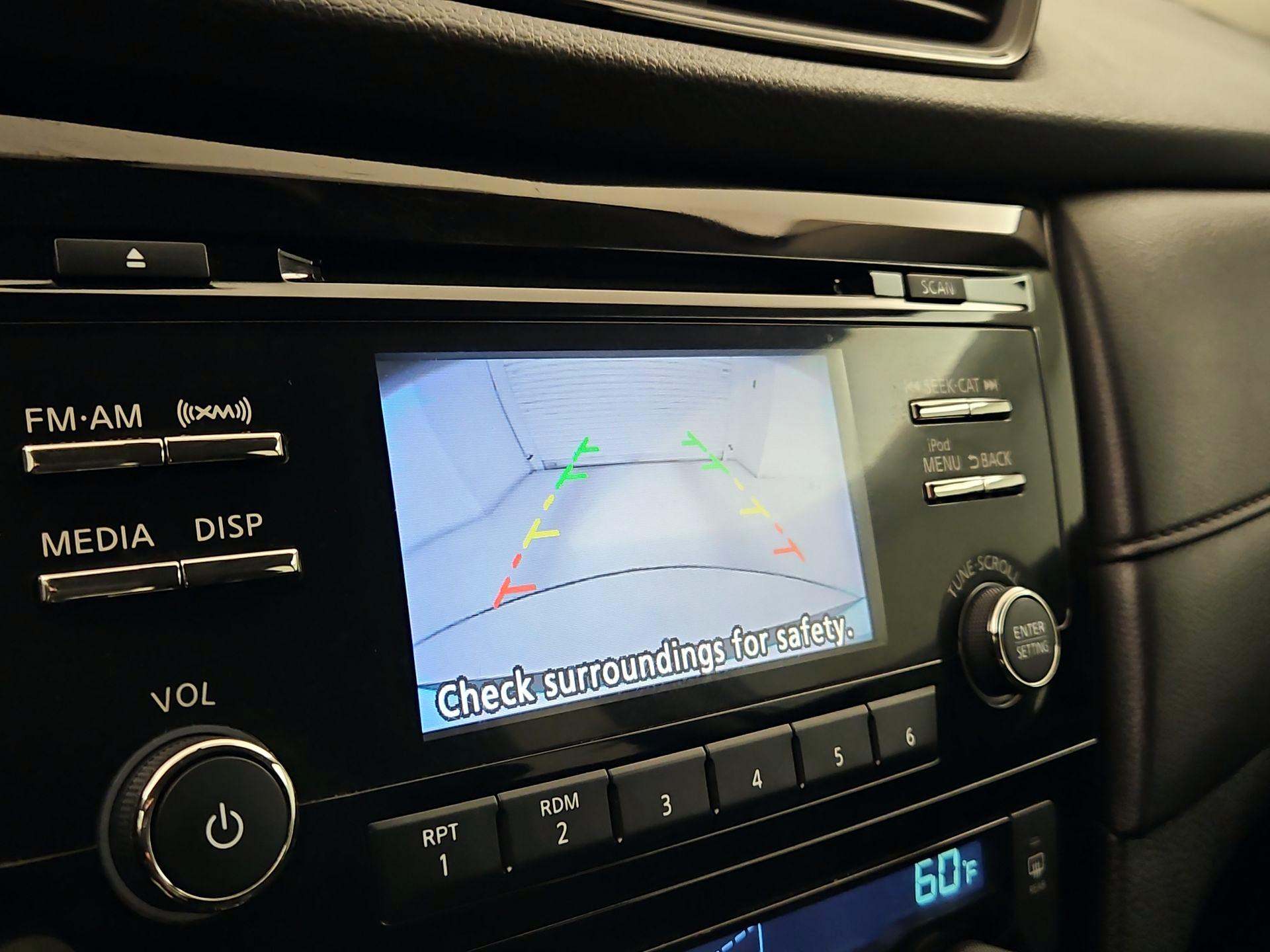 Thumbnail: 2017 Nissan Rogue - 14