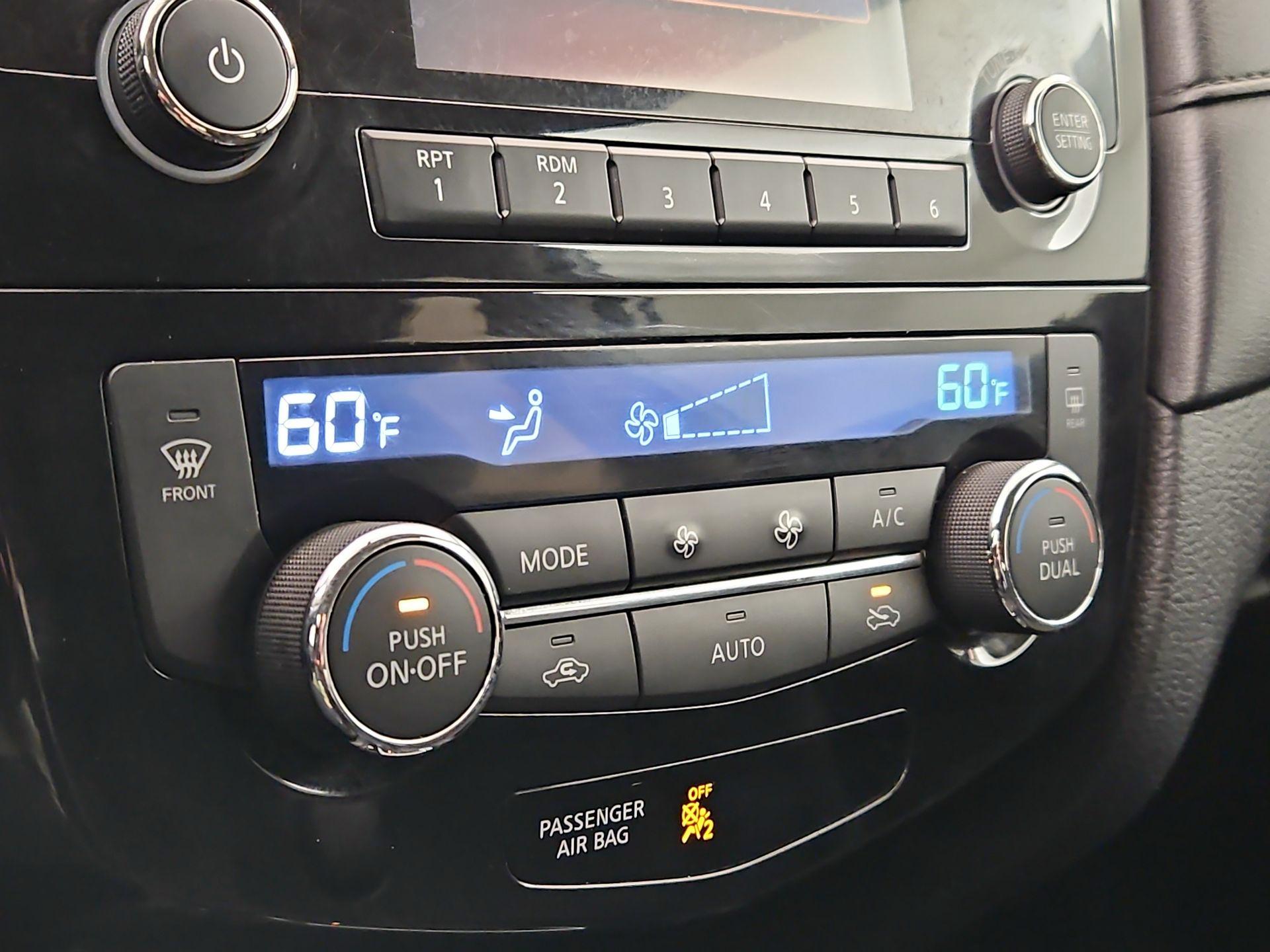 Thumbnail: 2017 Nissan Rogue - 16