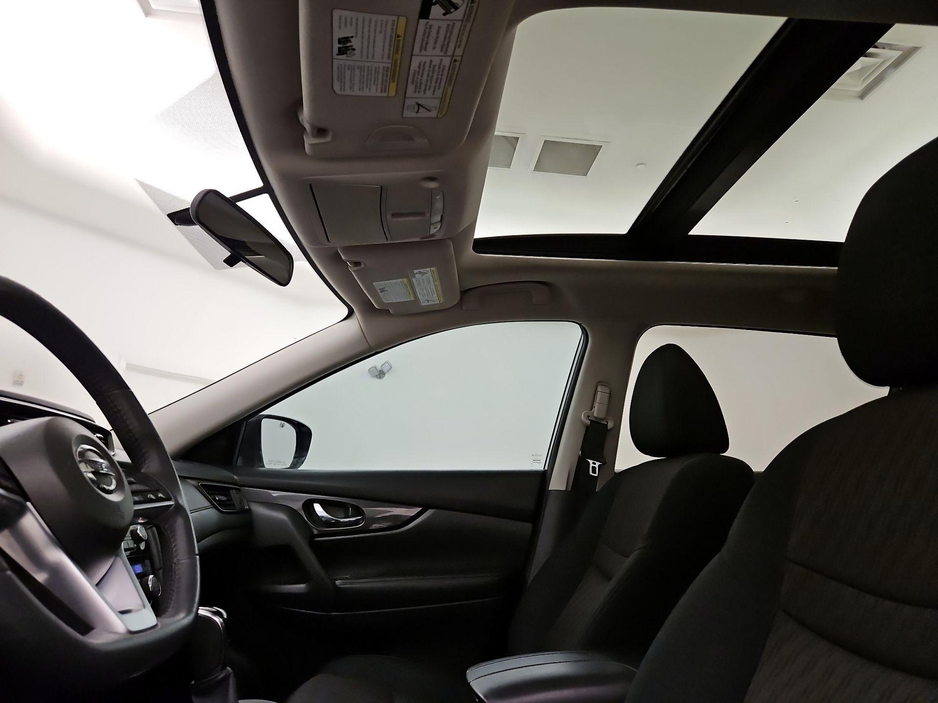 Thumbnail: 2017 Nissan Rogue - 19