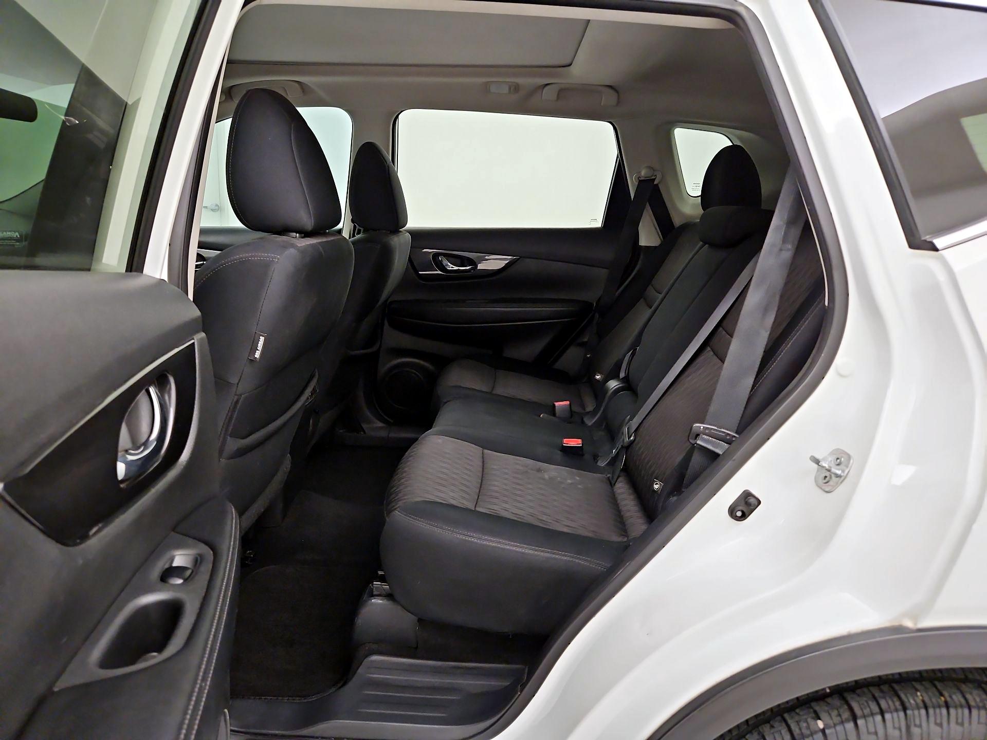 Thumbnail: 2017 Nissan Rogue - 20