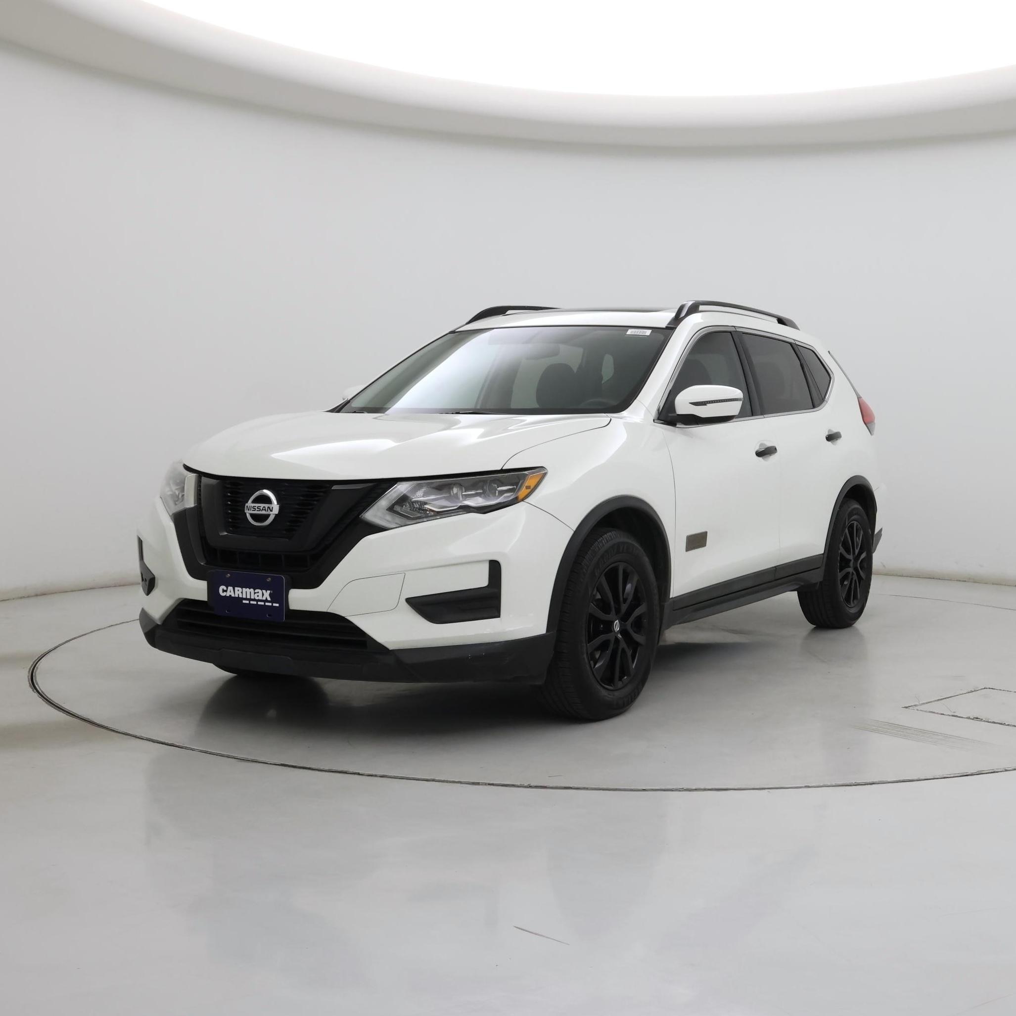 Thumbnail: 2017 Nissan Rogue - 4