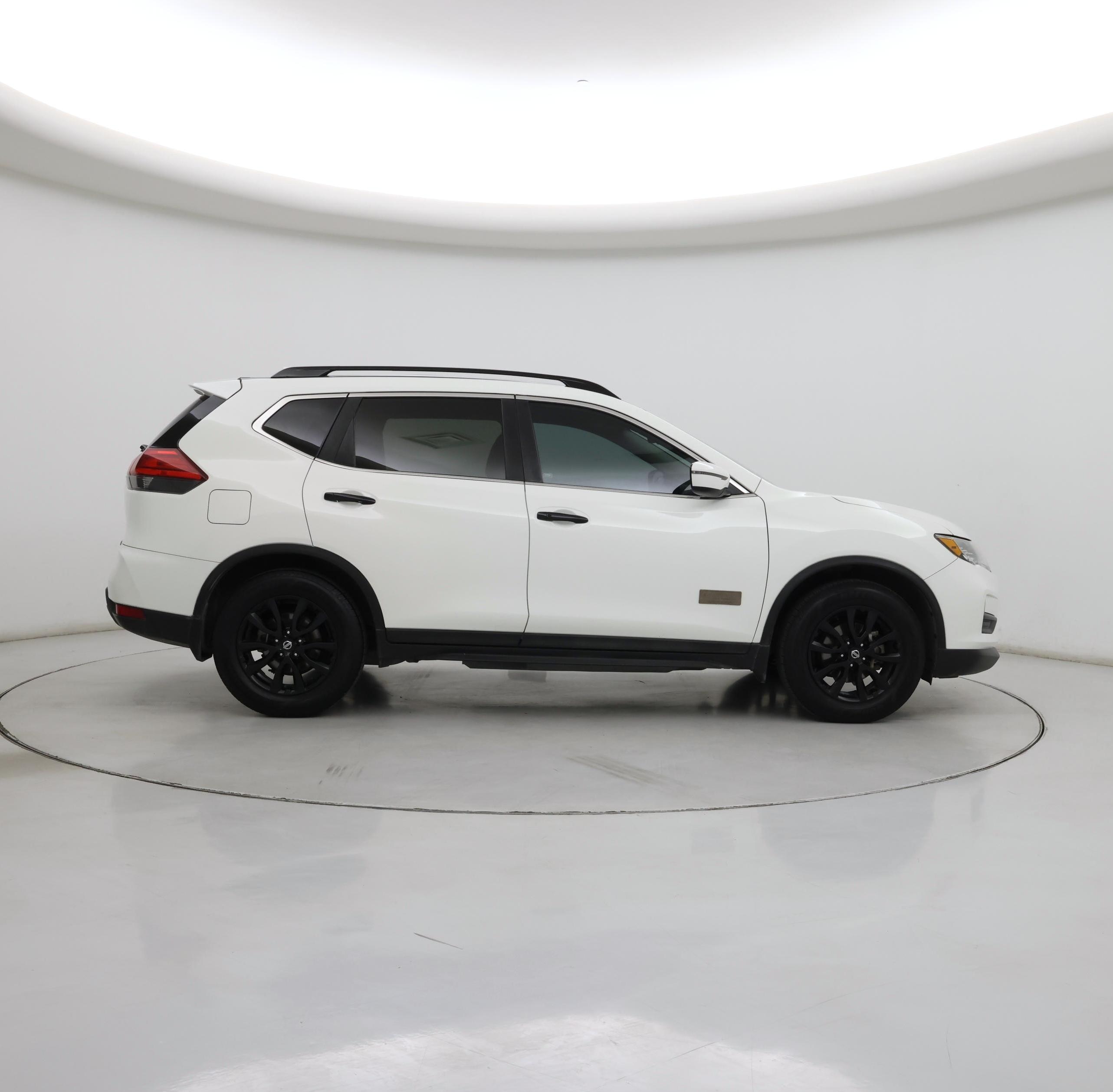 Thumbnail: 2017 Nissan Rogue - 7