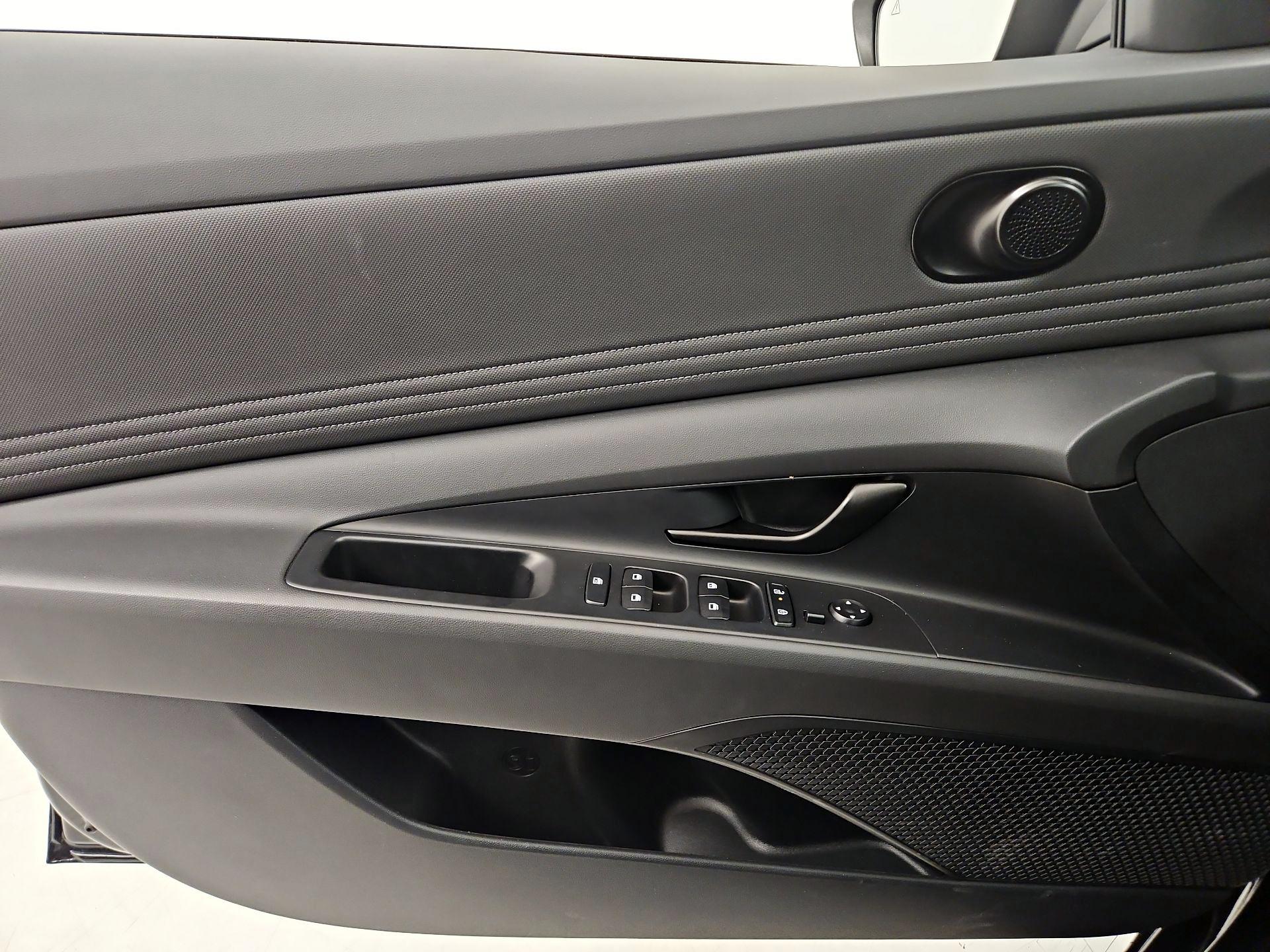 Thumbnail: 2025 Hyundai Elantra - 12