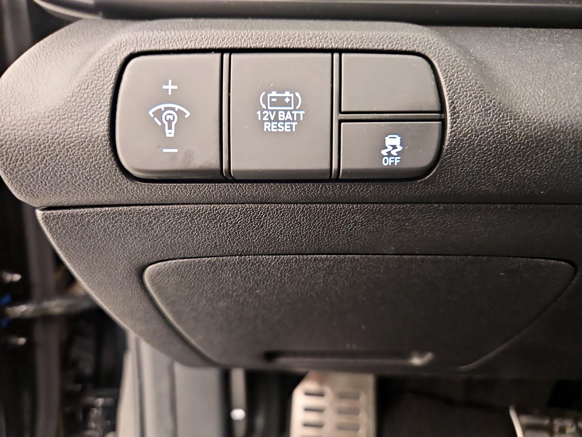 Thumbnail: 2025 Hyundai Elantra - 13