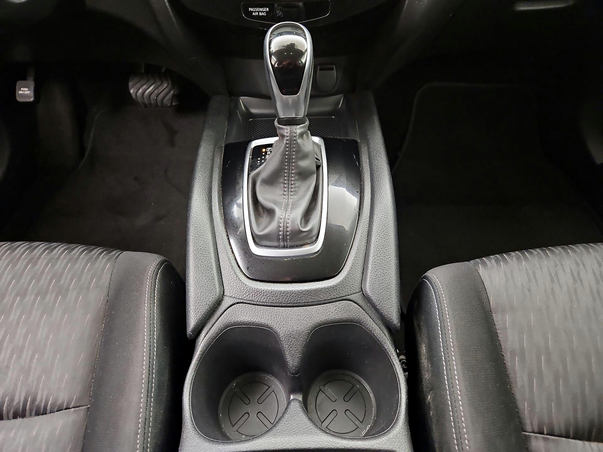 Thumbnail: 2020 Nissan Rogue - 17