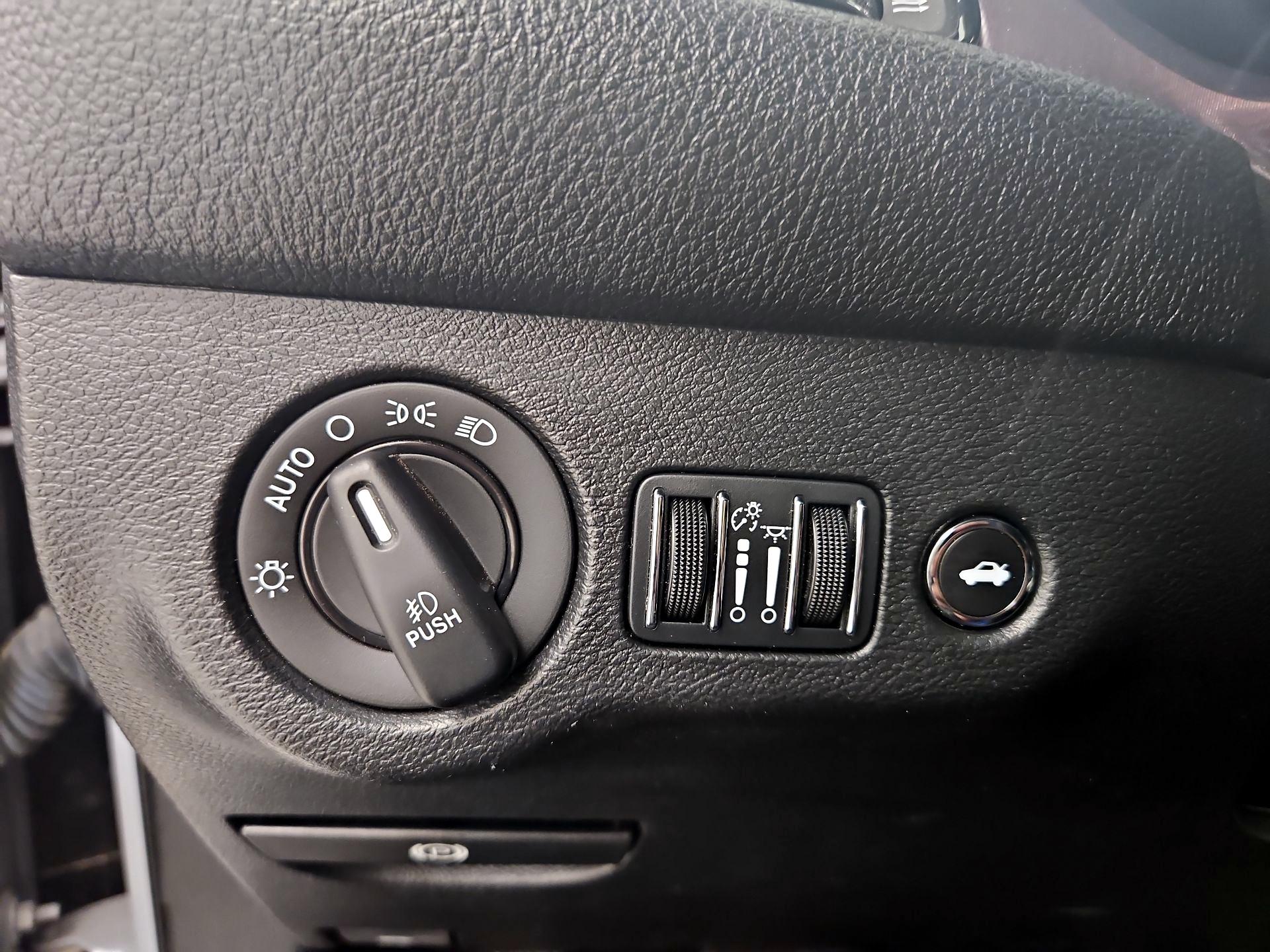 Thumbnail: 2020 Dodge Challenger - 13