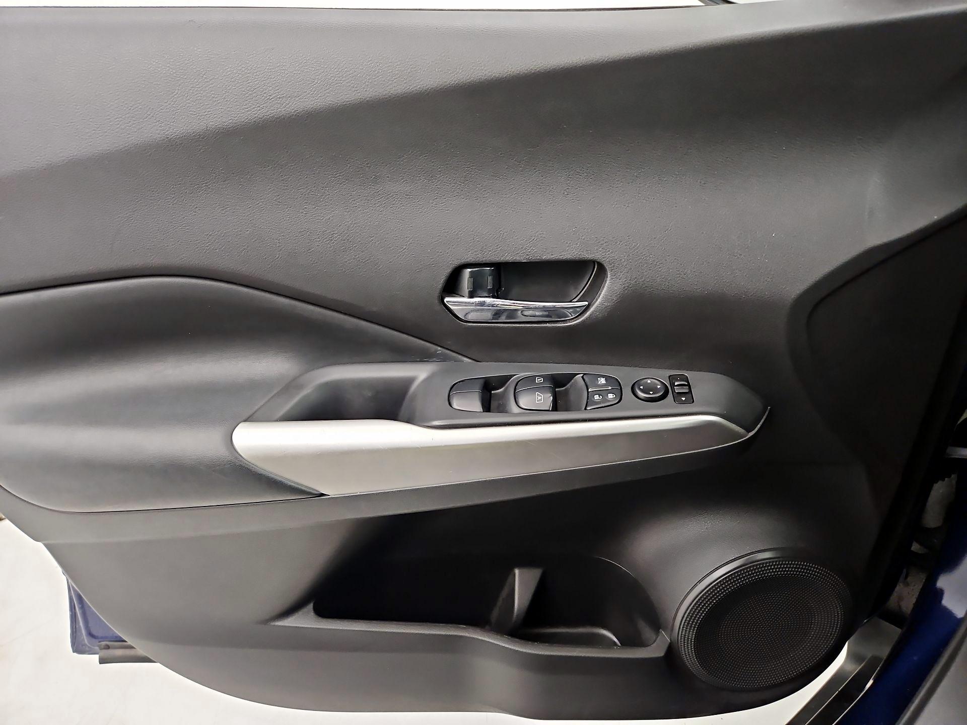 Thumbnail: 2019 Nissan Kicks - 12