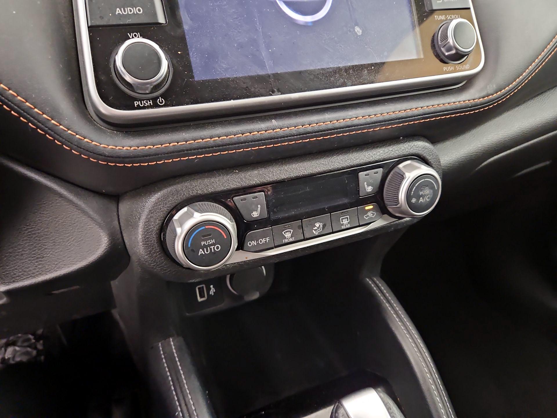 Thumbnail: 2019 Nissan Kicks - 16