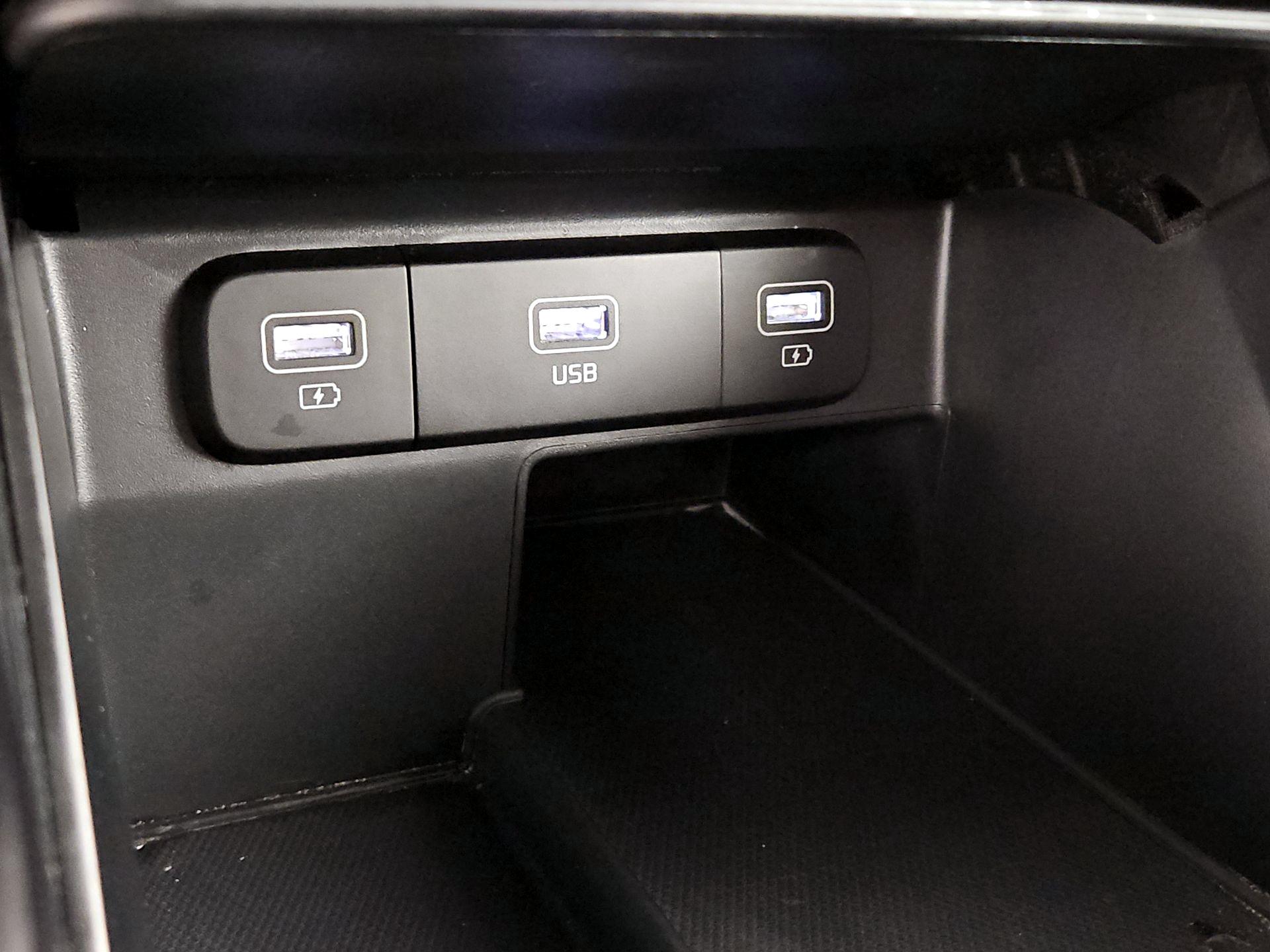 Thumbnail: 2022 Kia Sorento - 19