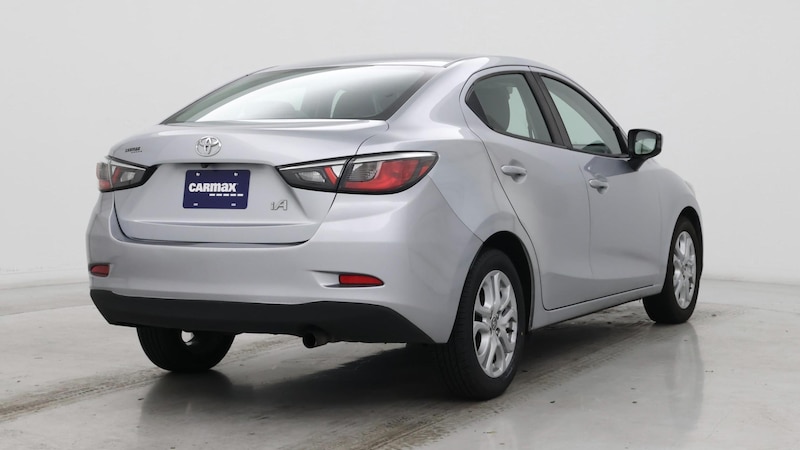 2018 Toyota Yaris iA  8
