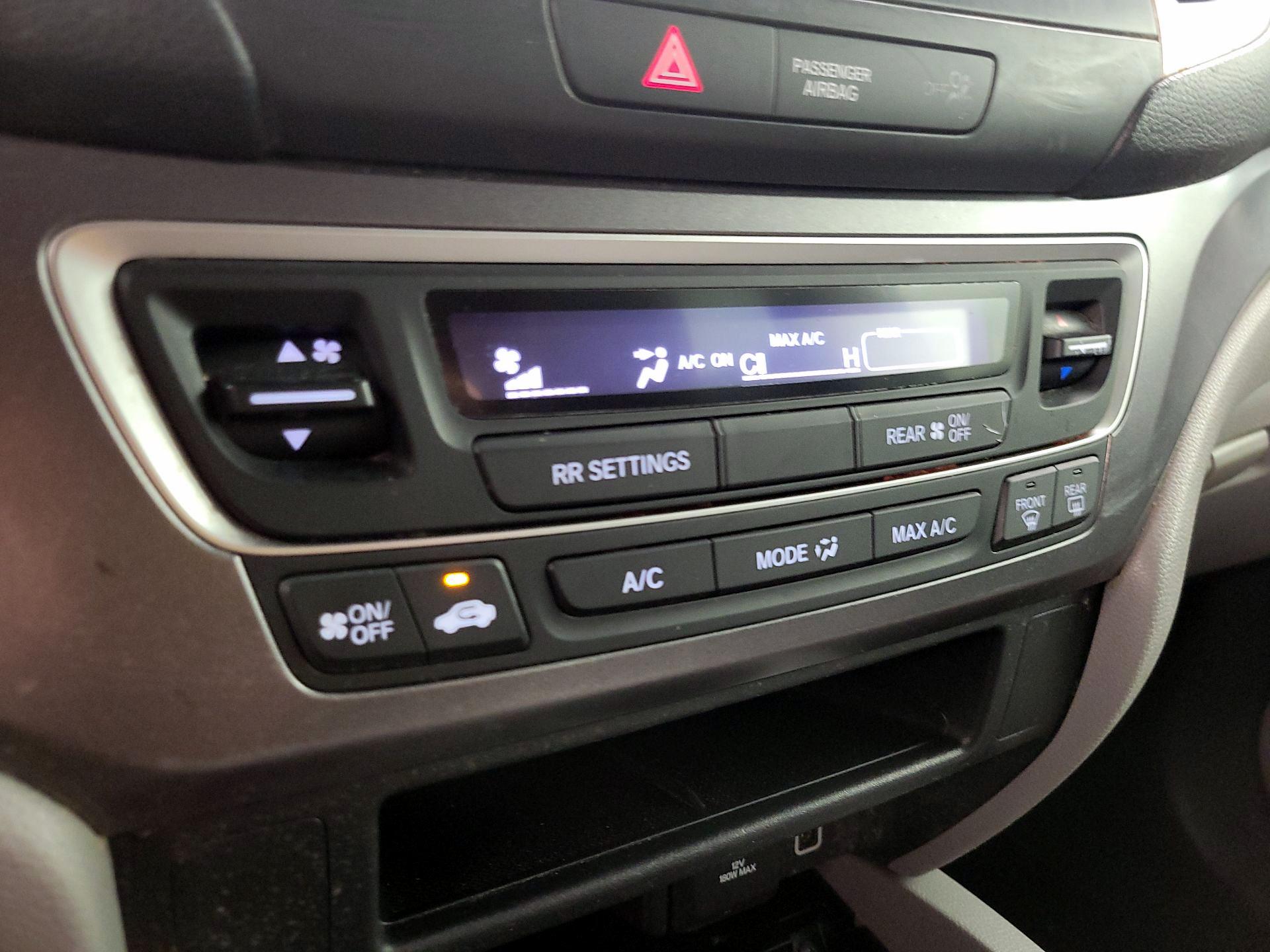 Thumbnail: 2019 Honda Pilot - 16