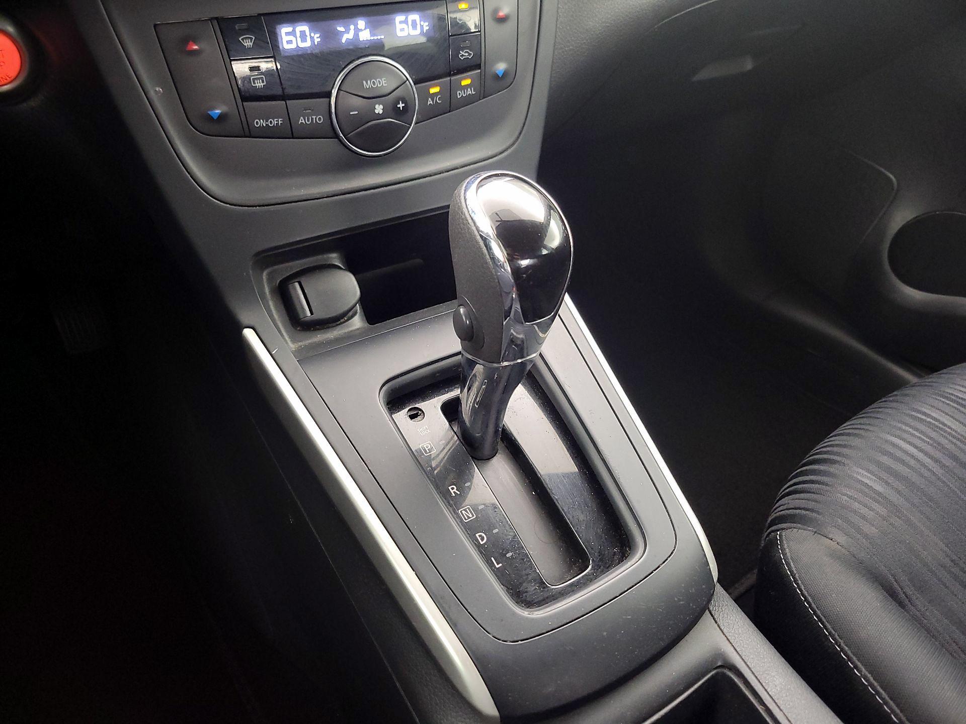 Thumbnail: 2019 Nissan Sentra - 17