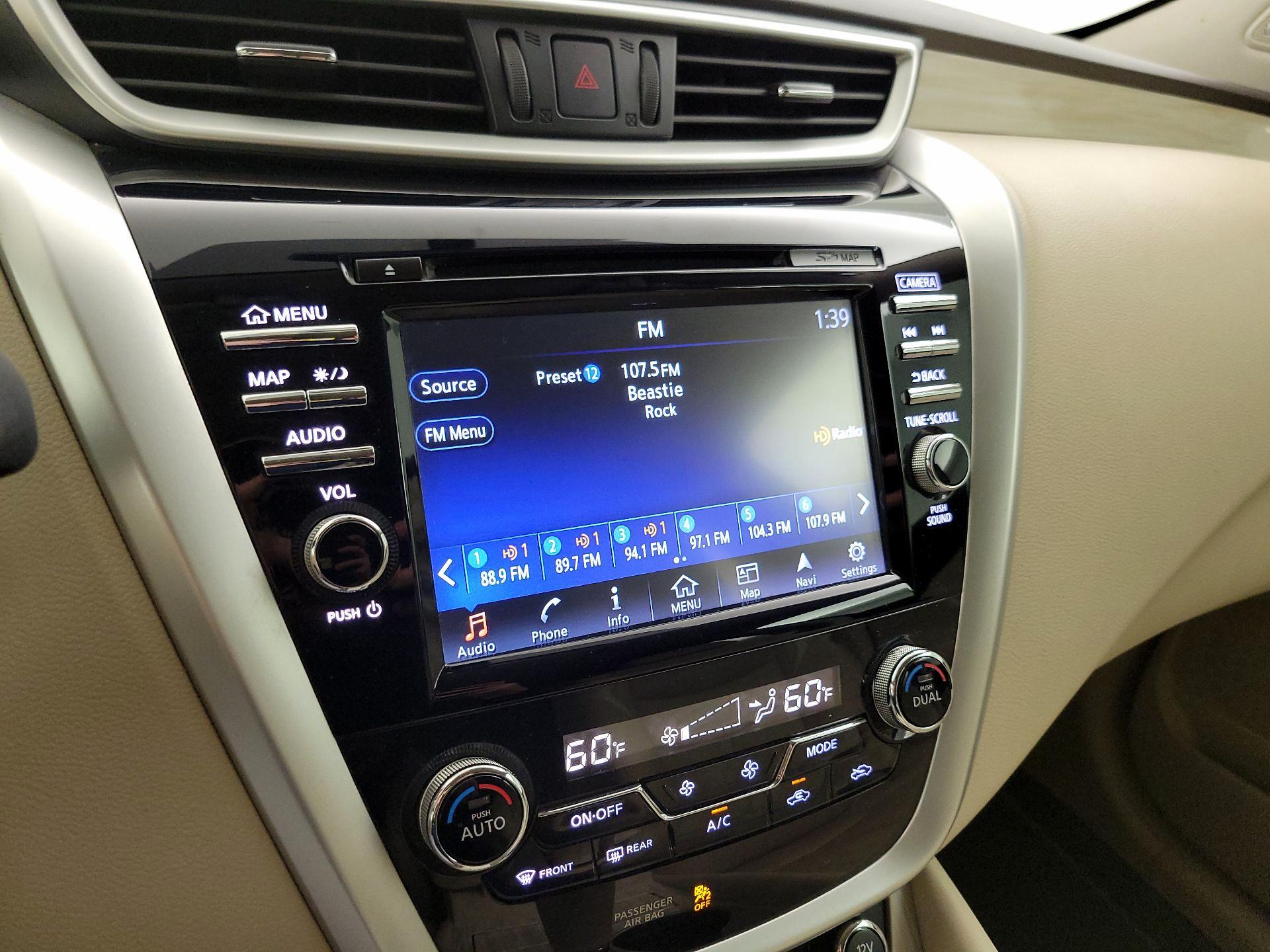 Thumbnail: 2016 Nissan Murano - 16