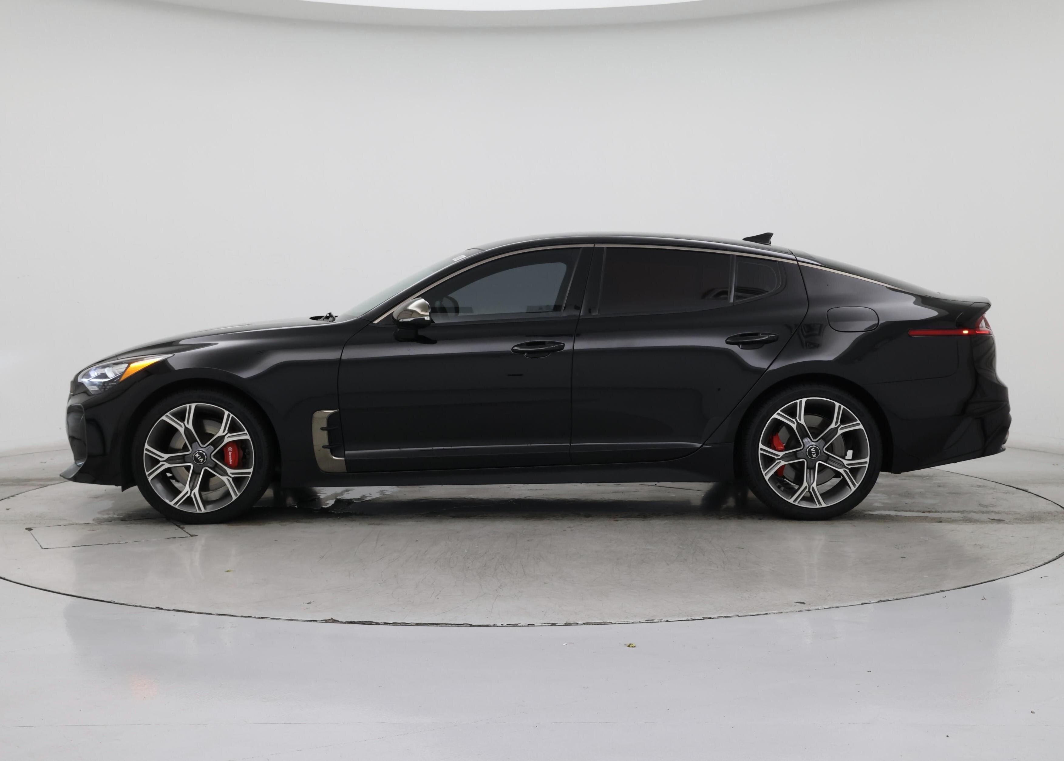 Thumbnail: 2021 Kia Stinger - 3